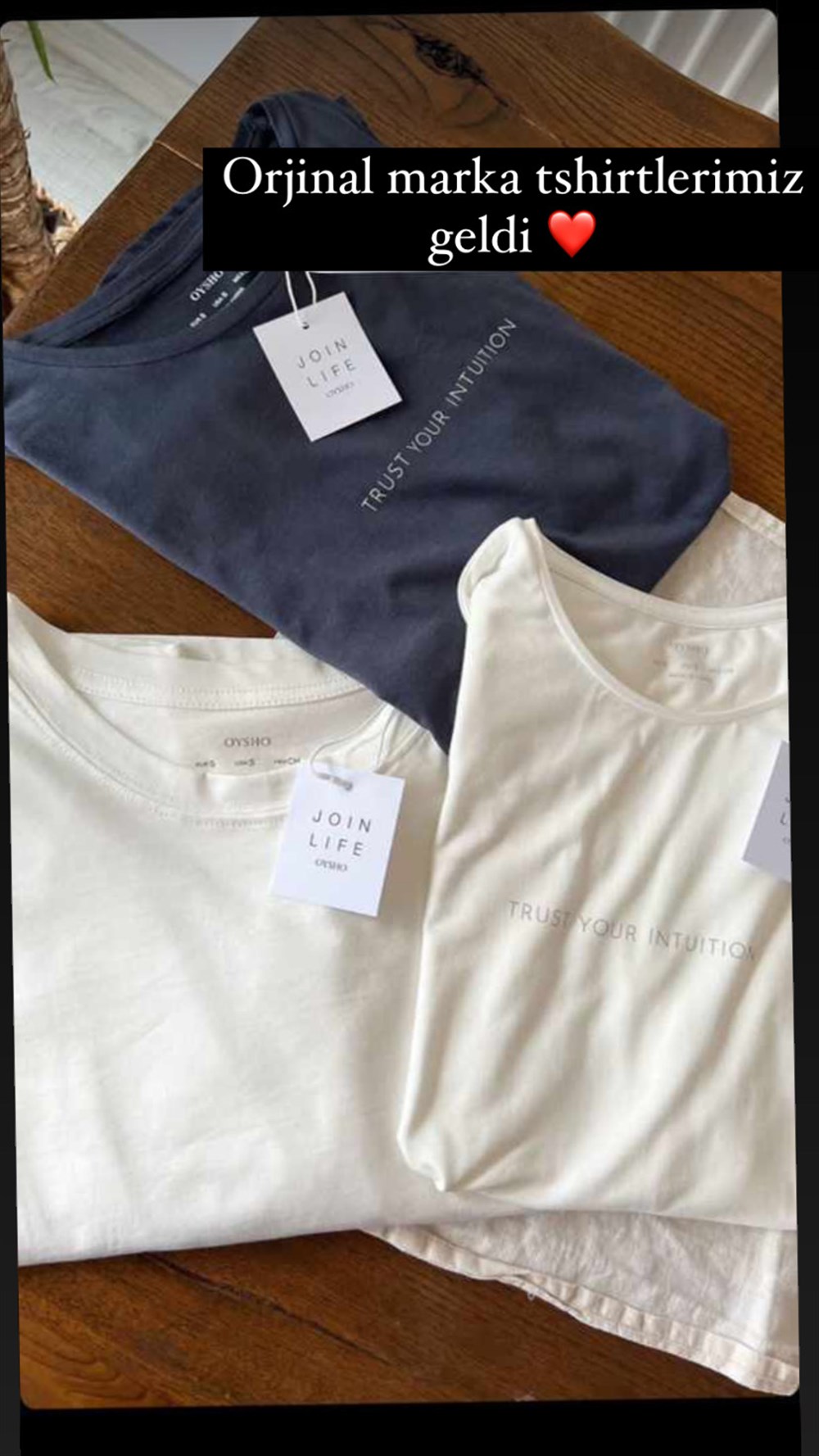 Orjinal marka mesajlı modal kısa kollu beyaz tshirt