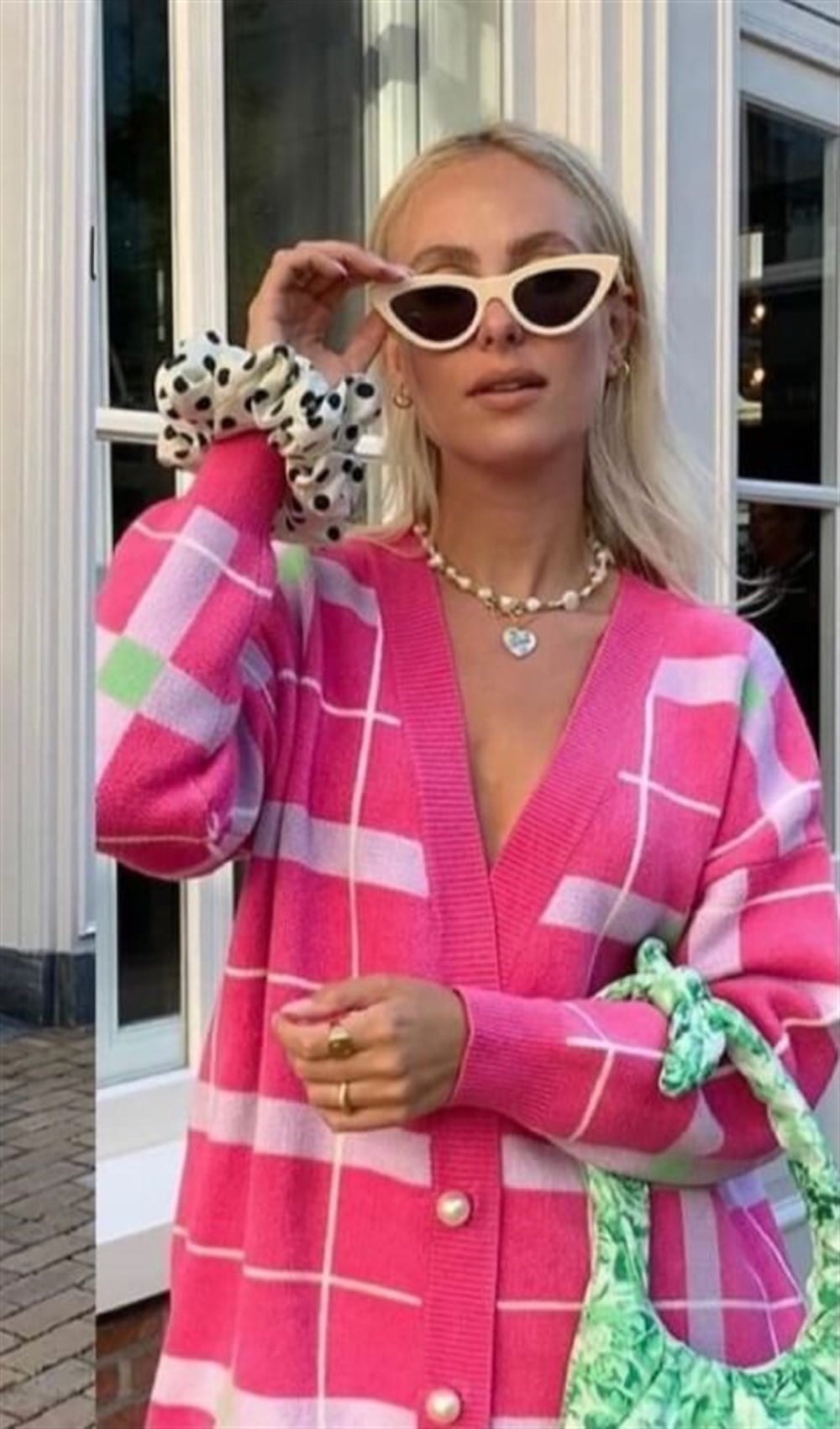 Pembe çizgili hırka