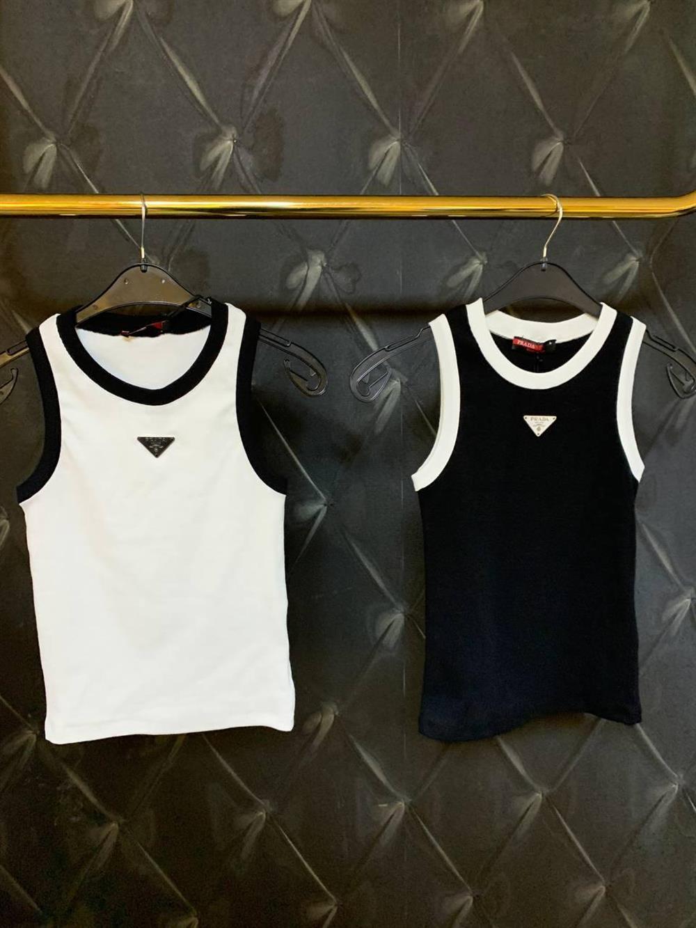 prada beyaz kolsuz tshirt