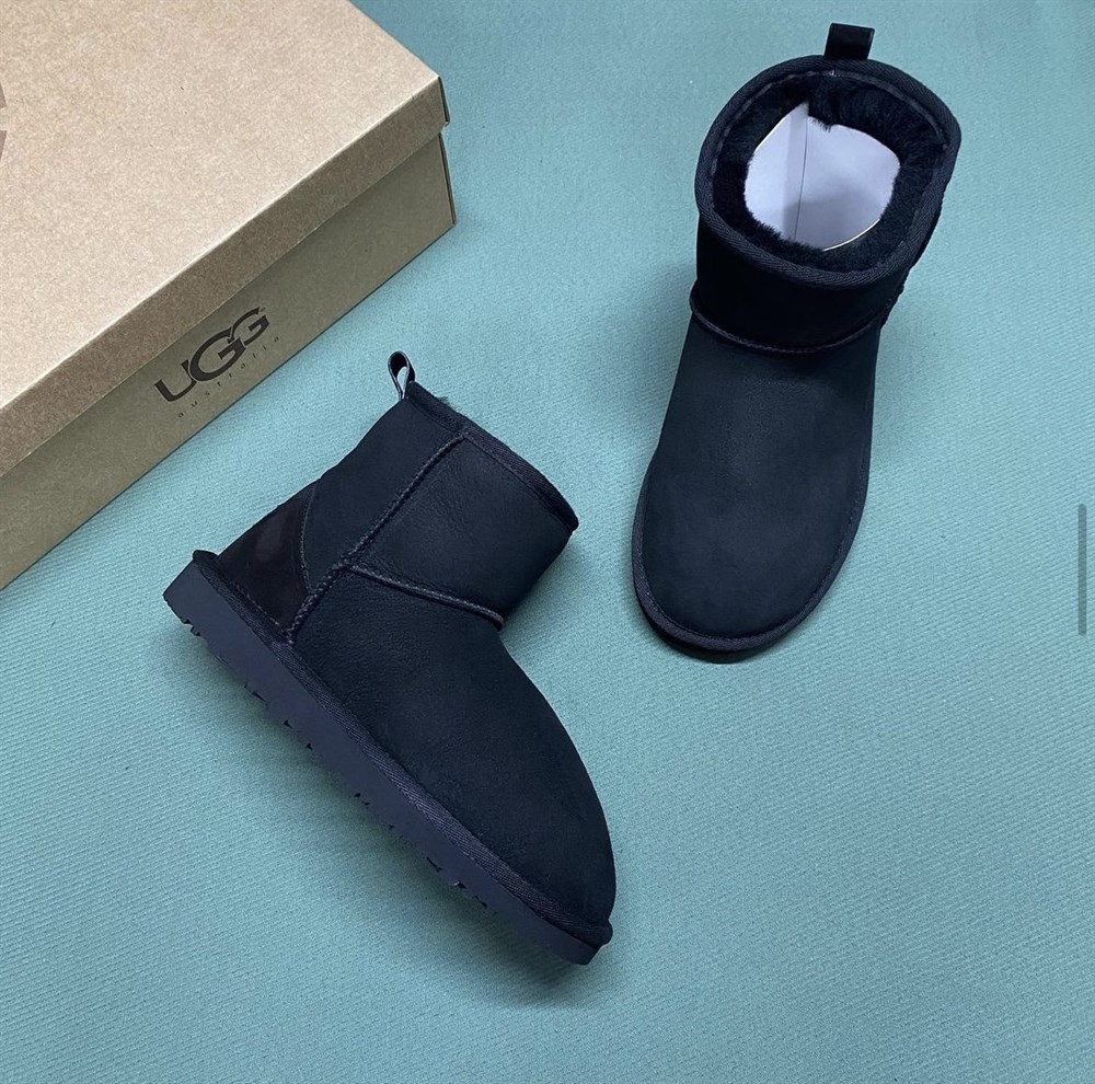 SİYAH CLASSİC ULTRA SHORT UGG BOOTS