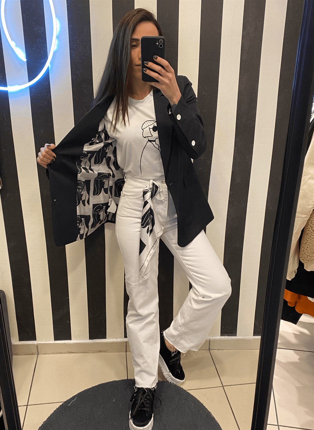 Siyah Fularlı Astarlı Blazer Ceket 