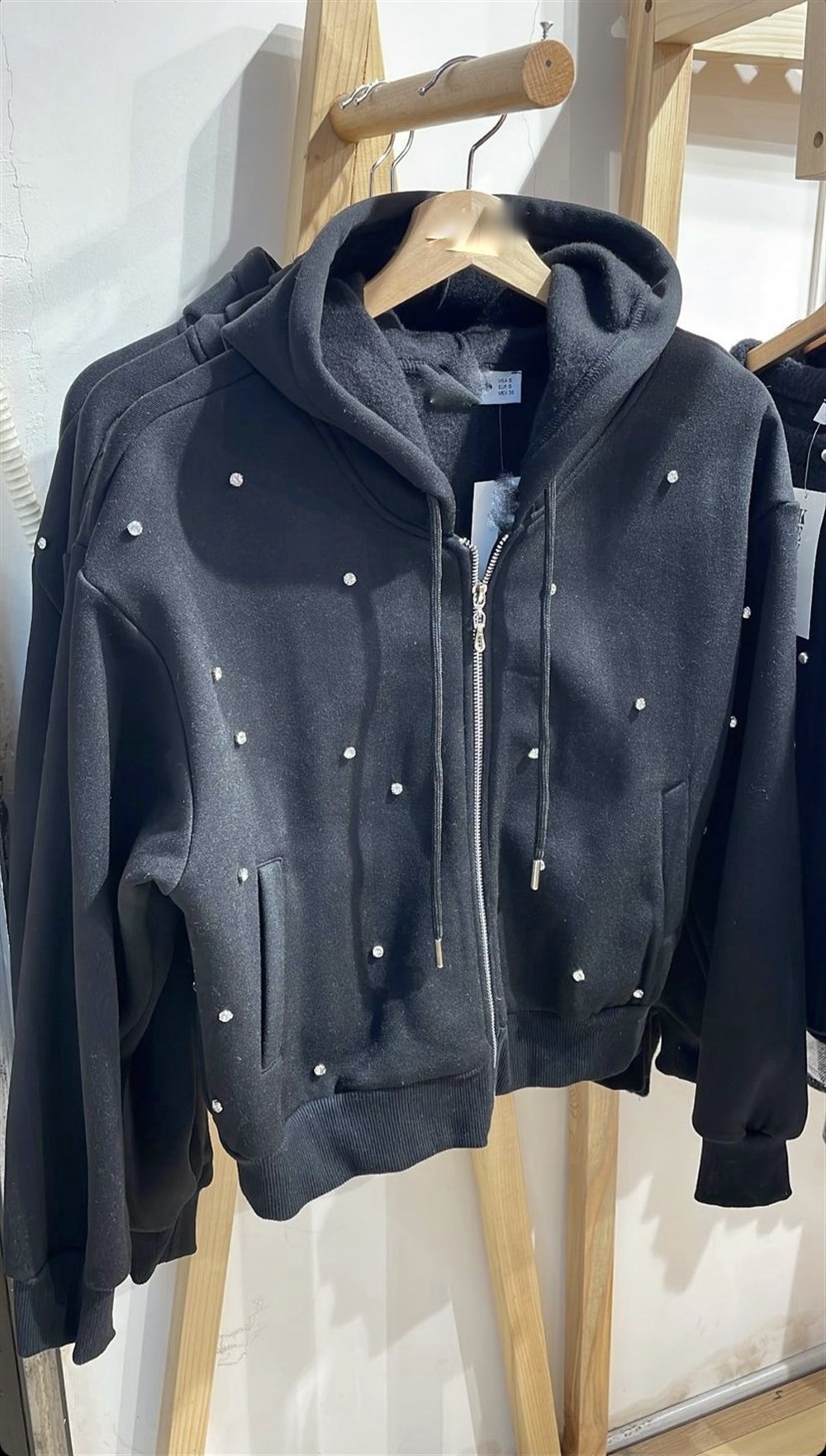 Twst siyah taş baskılı sweatshirt 