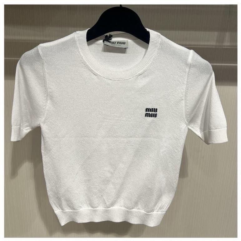 YENİ SEZON MİU BEYAZ TRİKO