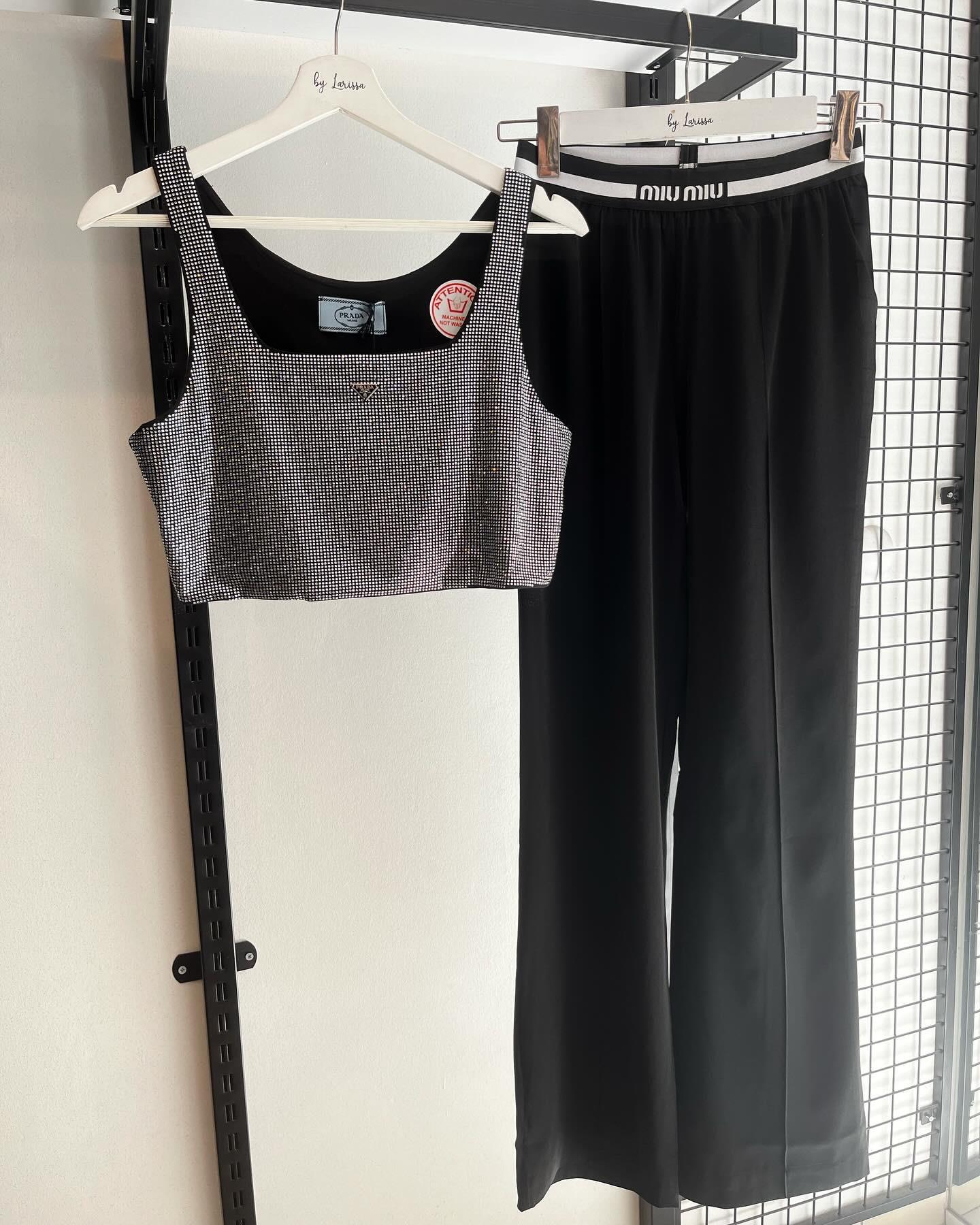 YENİ SEZON MİU SİYAH PANTOLON