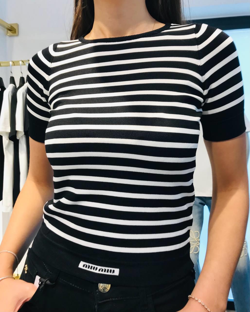 YENİ SEZON MİU SİYAH TRİKO