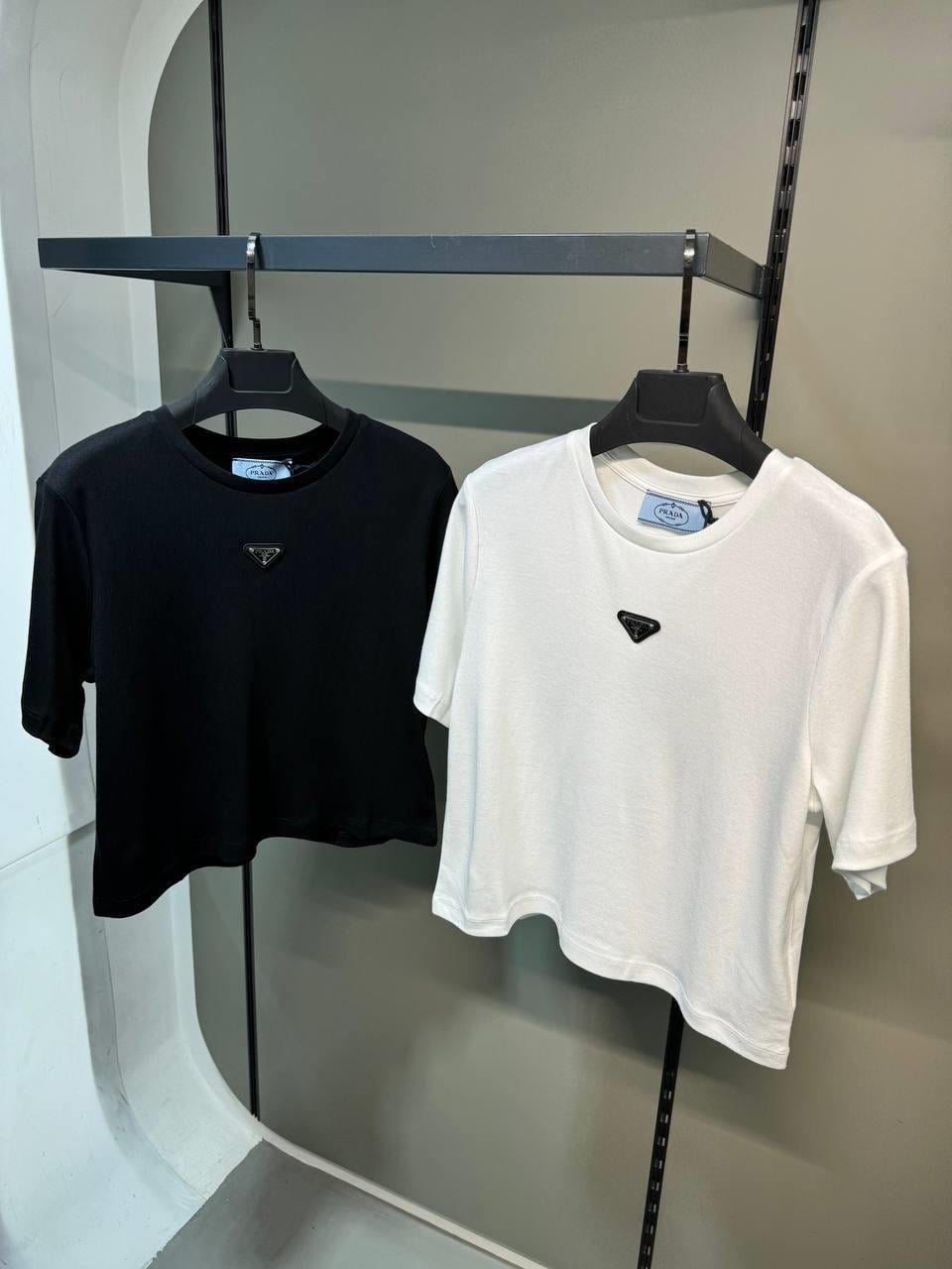 YENİ SEZON PRADA BEYAZ CROP TOP