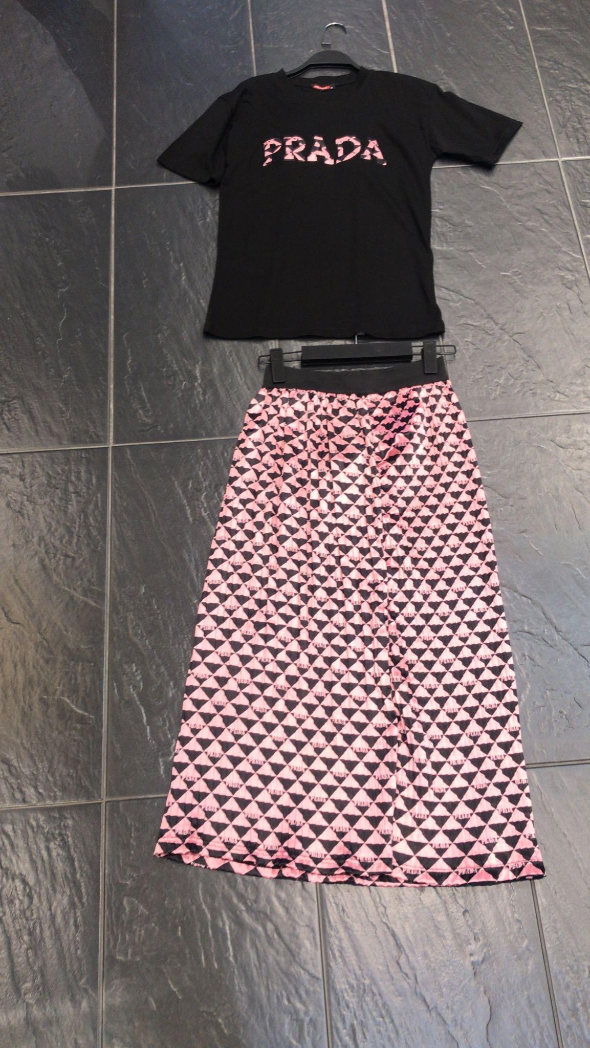YENİ SEZON PRADA ETEK TSHİRT TAKIM