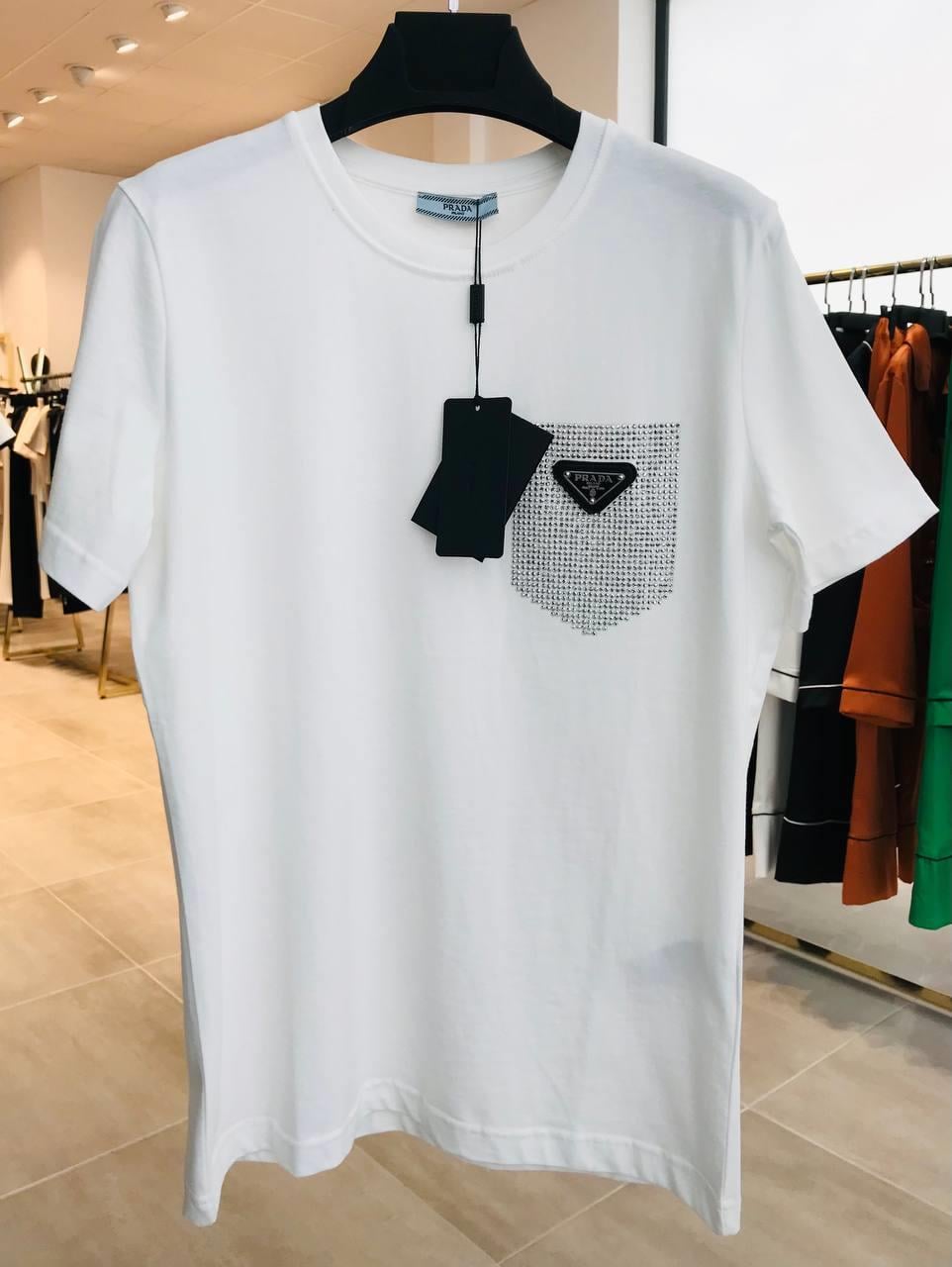 YENİ SEZON PRADA TAŞ DETAYLI BEYAZ TSHİRT 