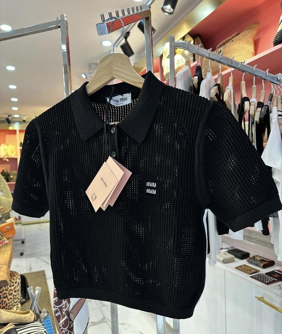 YENİ SEZON SİYAH MİU CROP TOP