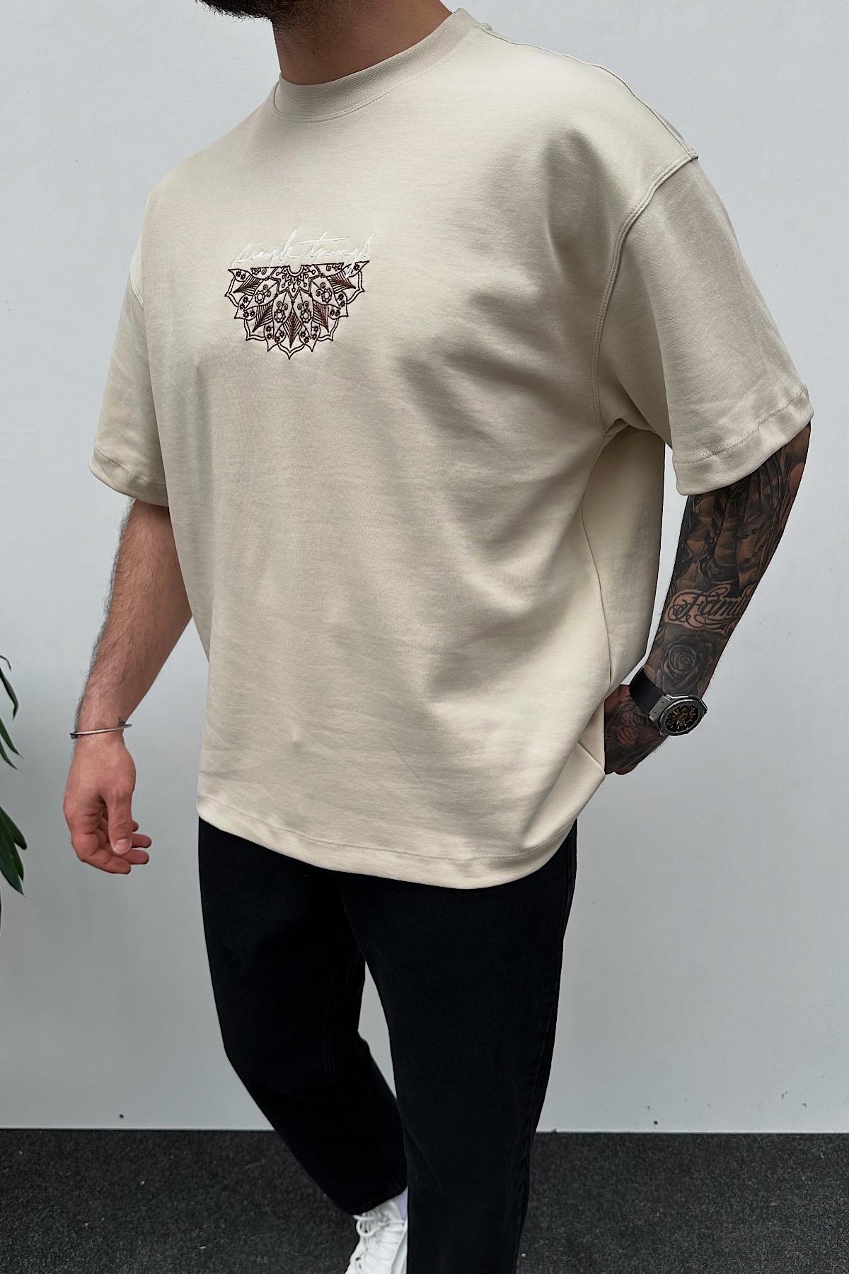 Bej Nakış Detaylı Baskılı T-Shirt