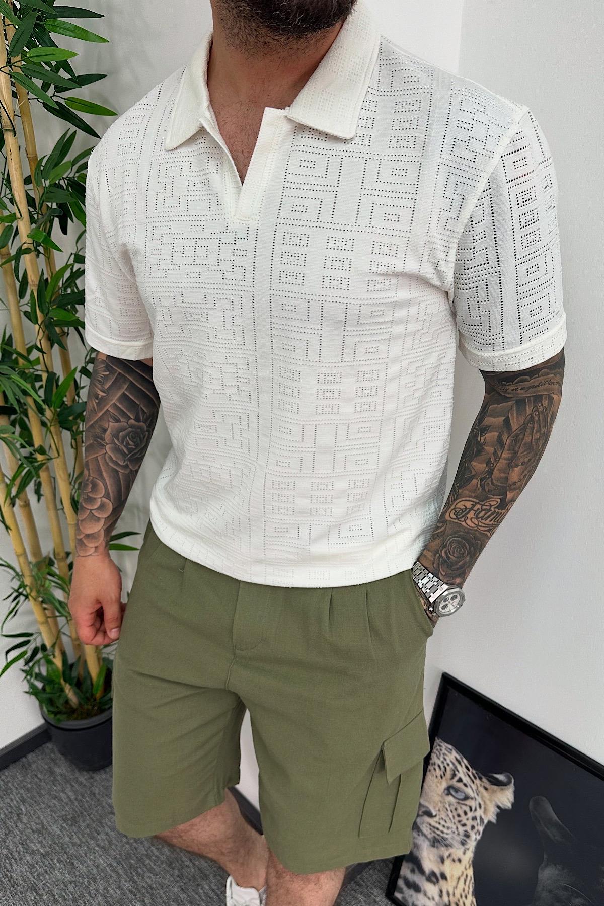 Beyaz Desenli Polo Yaka T-Shirt