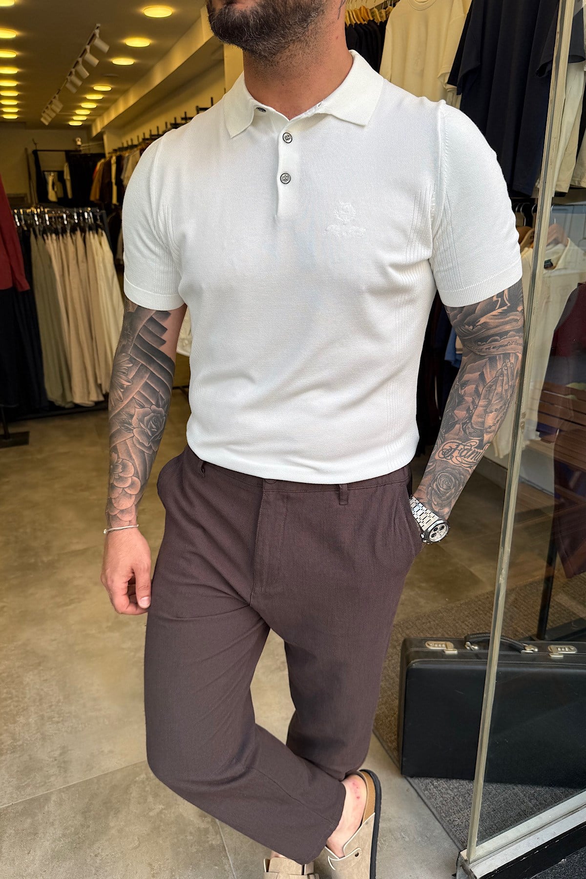 Beyaz Nakış Detaylı Polo Yaka T-Shirt