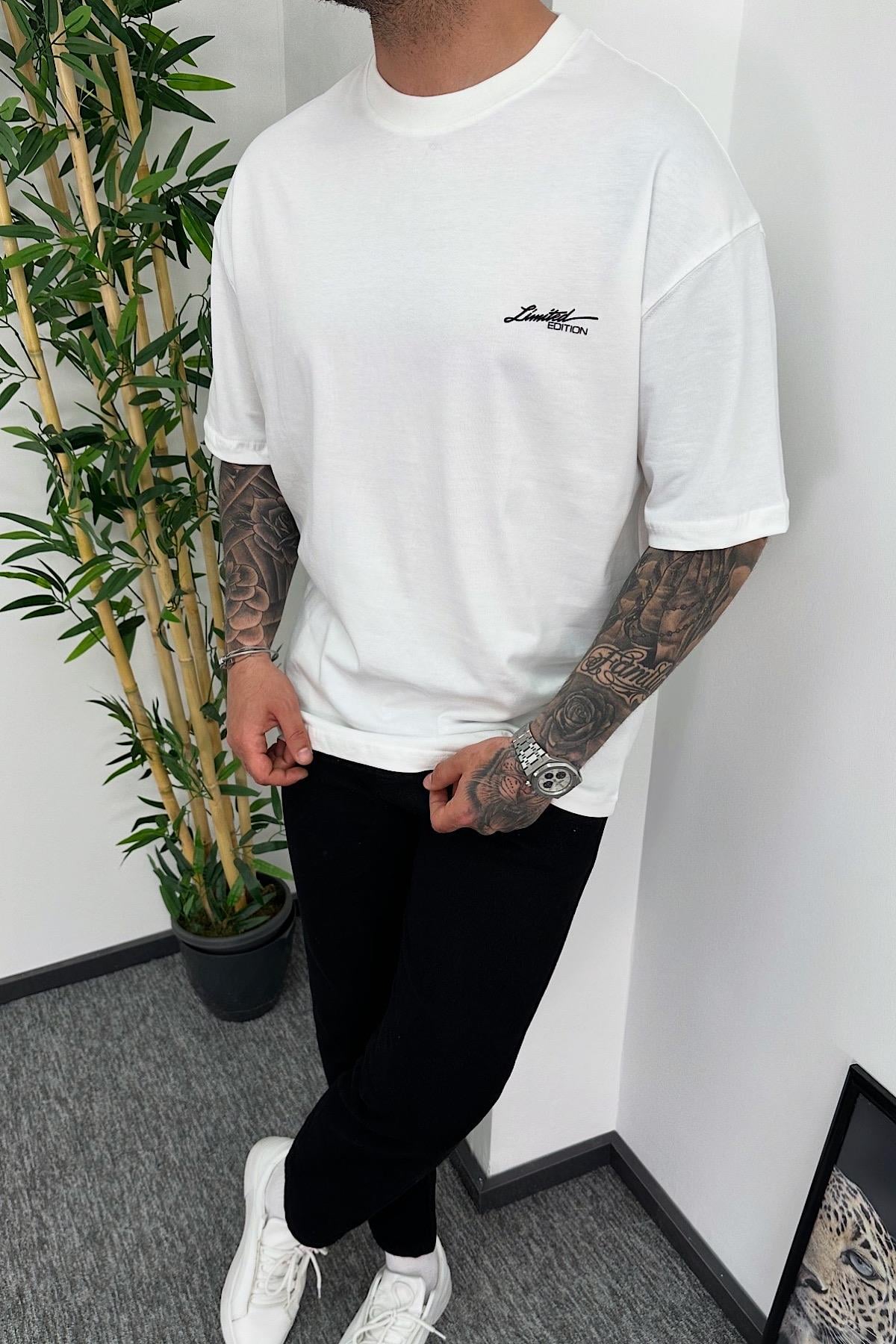 Beyaz Sırt Baskılı T-shirt