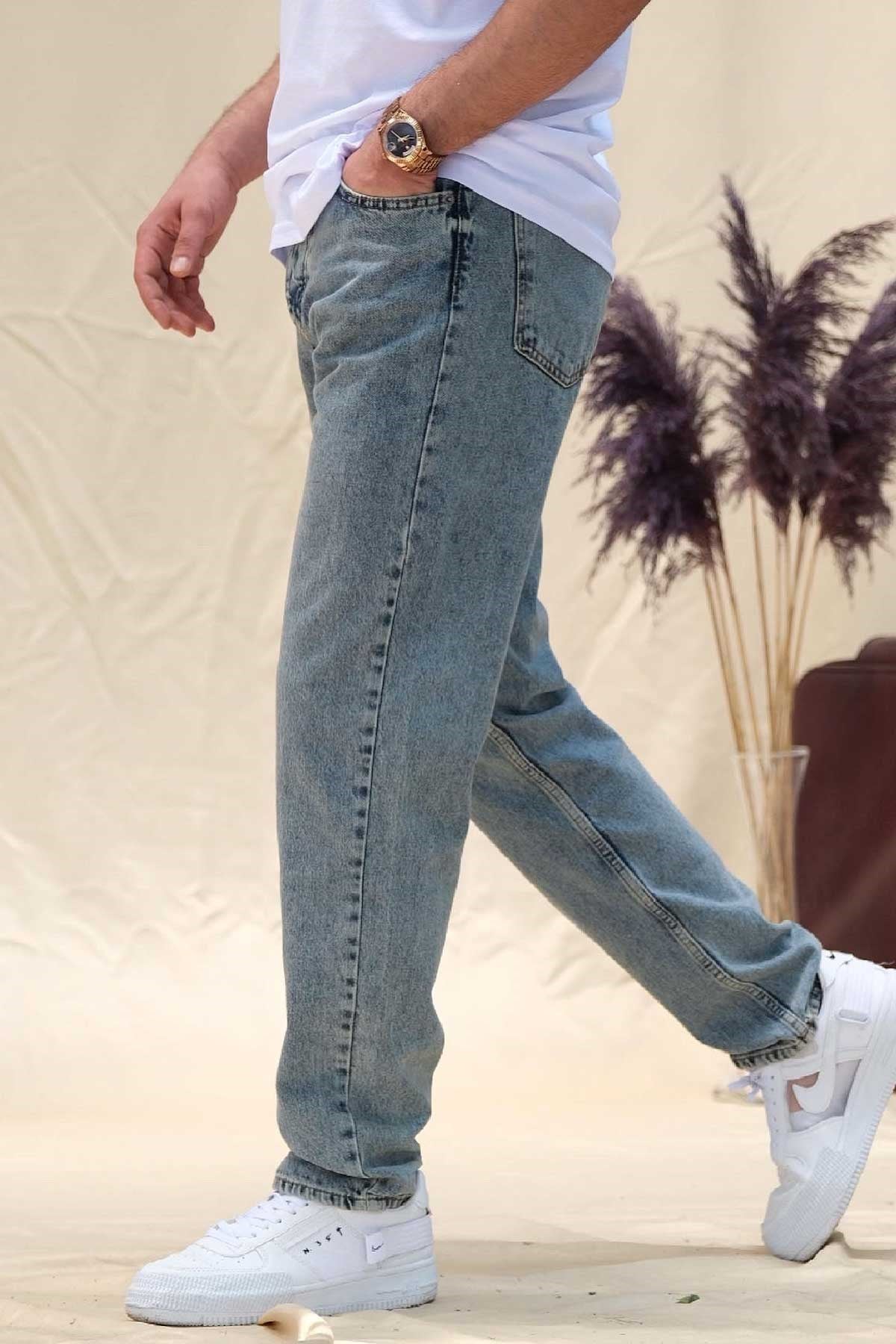 Boyfiriend Jean