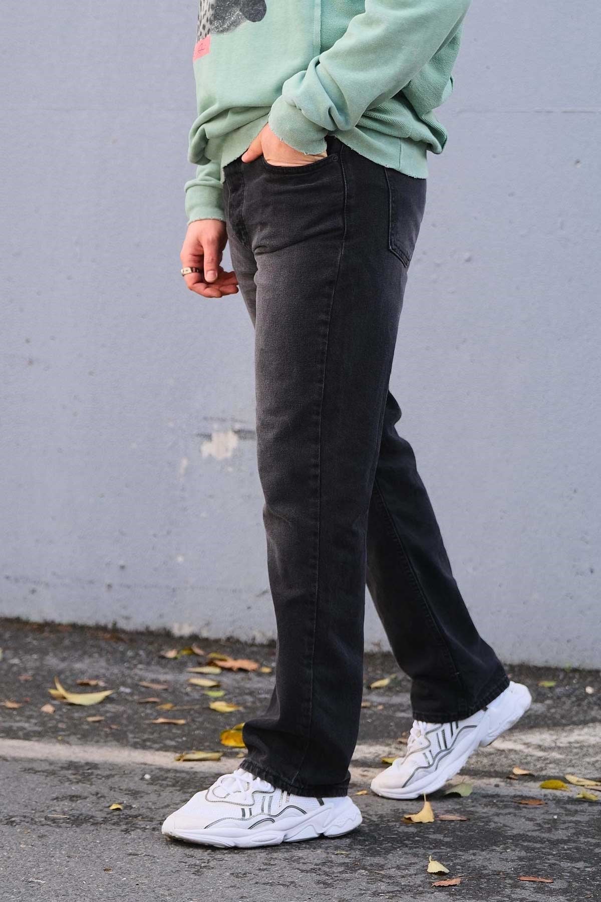 Boyfriend Siyah Yıkamalı Jean