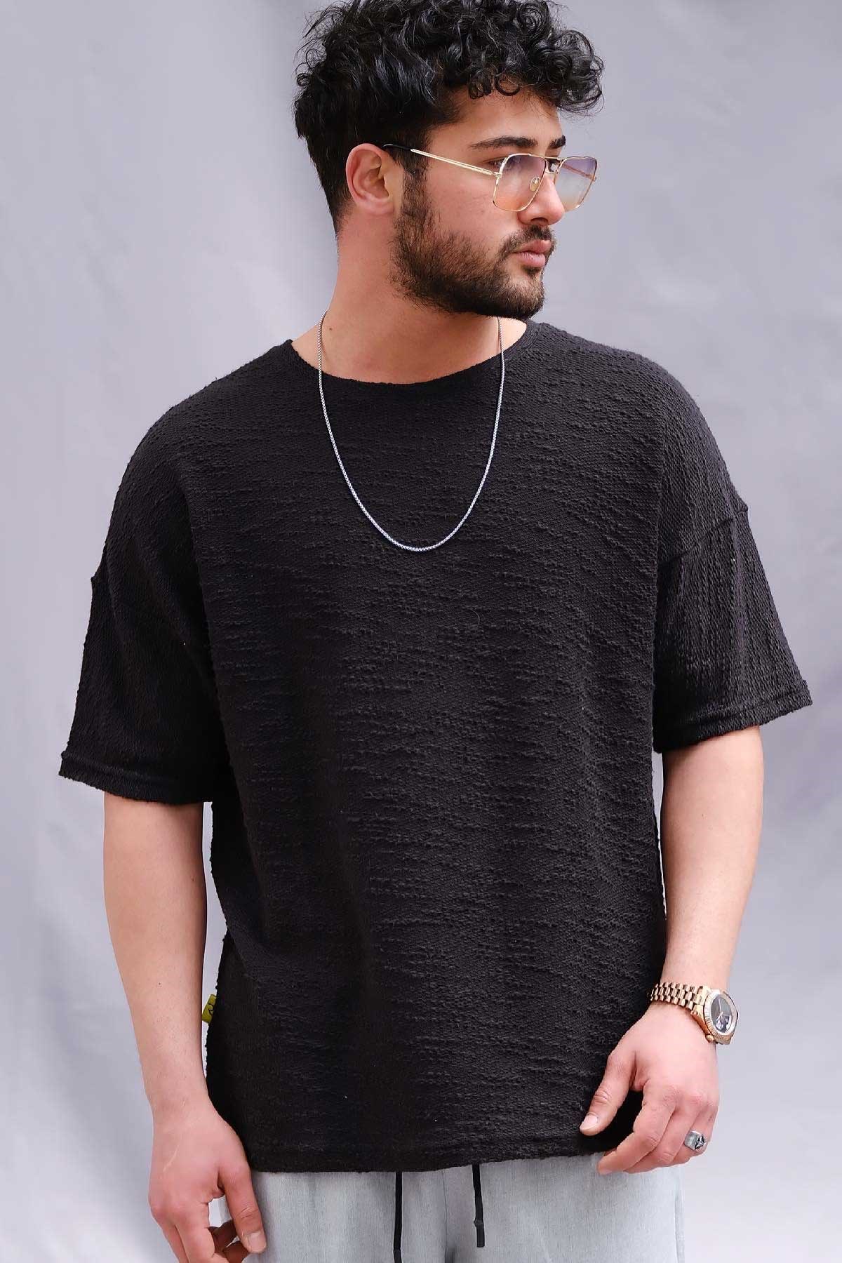 Hafif Bol Kesim Siyah Örme T-Shirt
