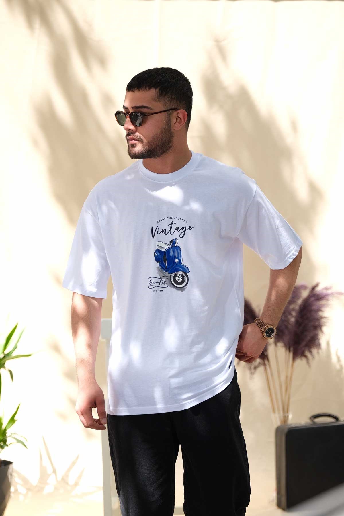 Hafif Oversize Beyaz Vintage T-Shirt