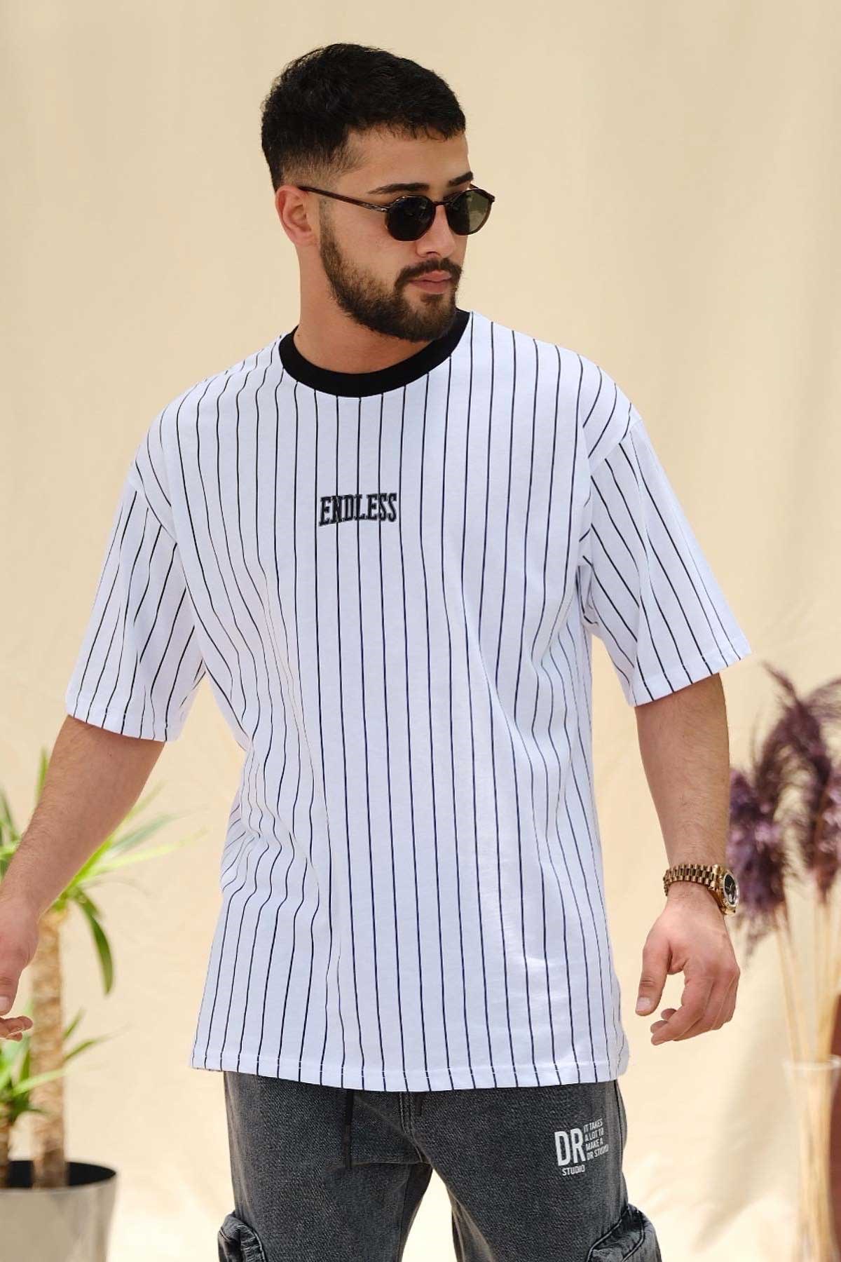 Oversize Çizgili Beyaz T-Shirt
