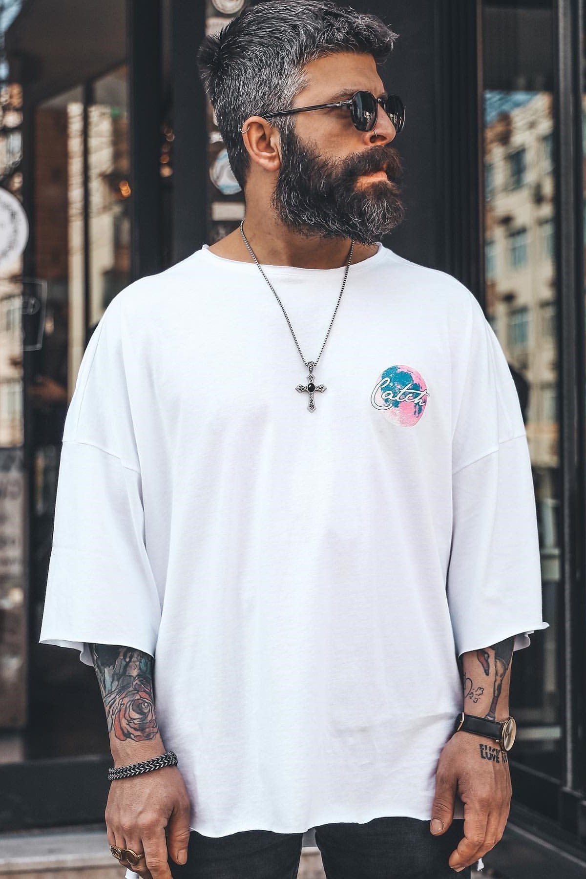 Oversize Yetim Kol Dünya T-Shirt Beyaz