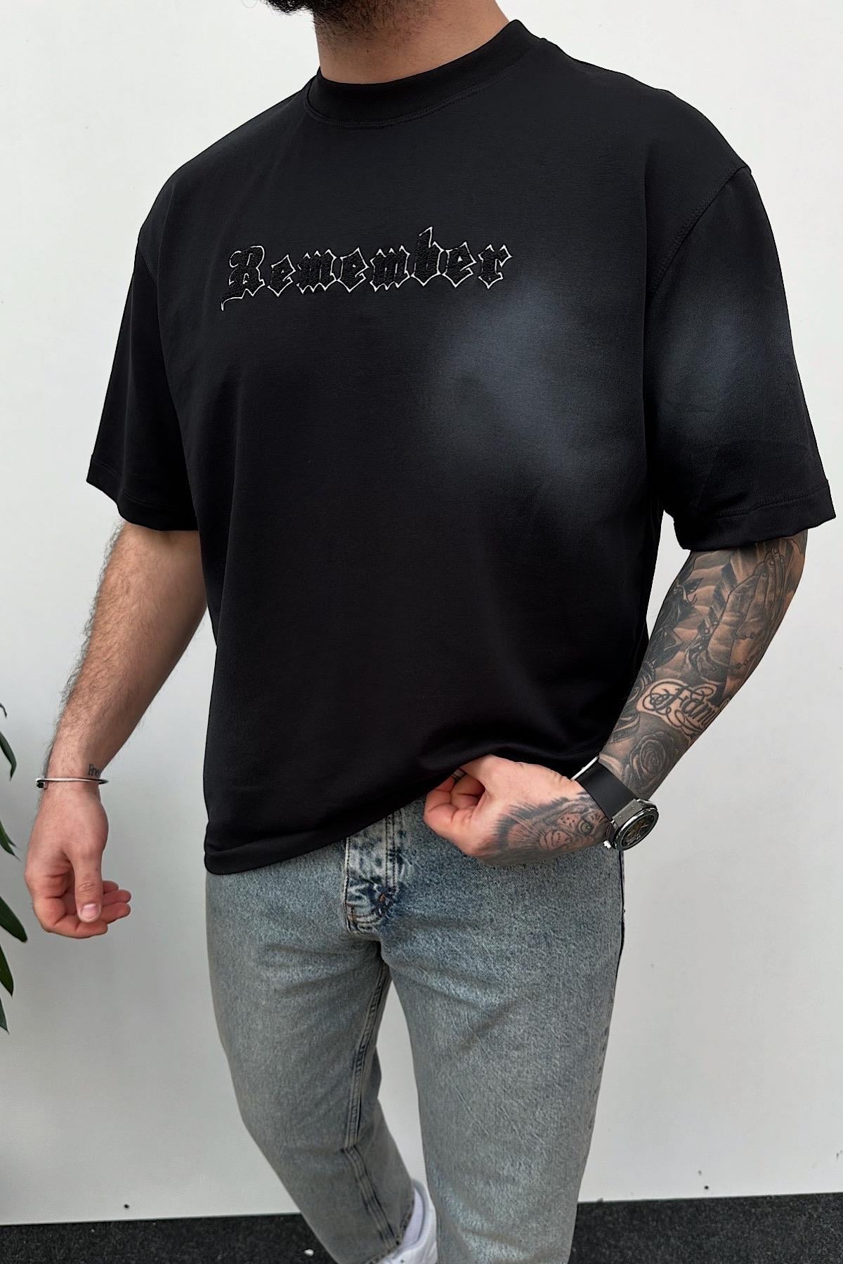 Siyah Remember Baskılı T-Shirt