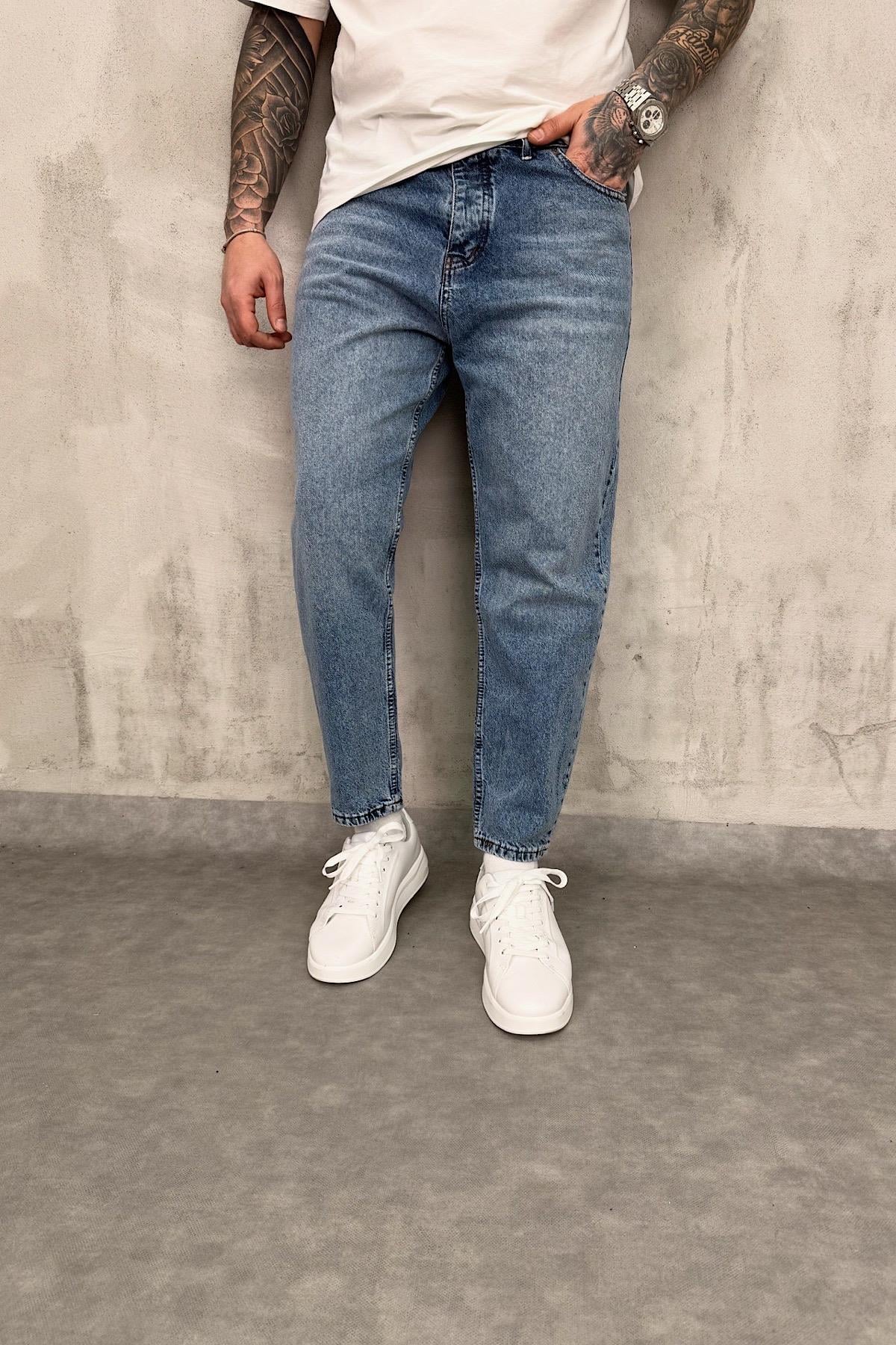 Açık Mavi Taşlamalı Boyfriend Jean