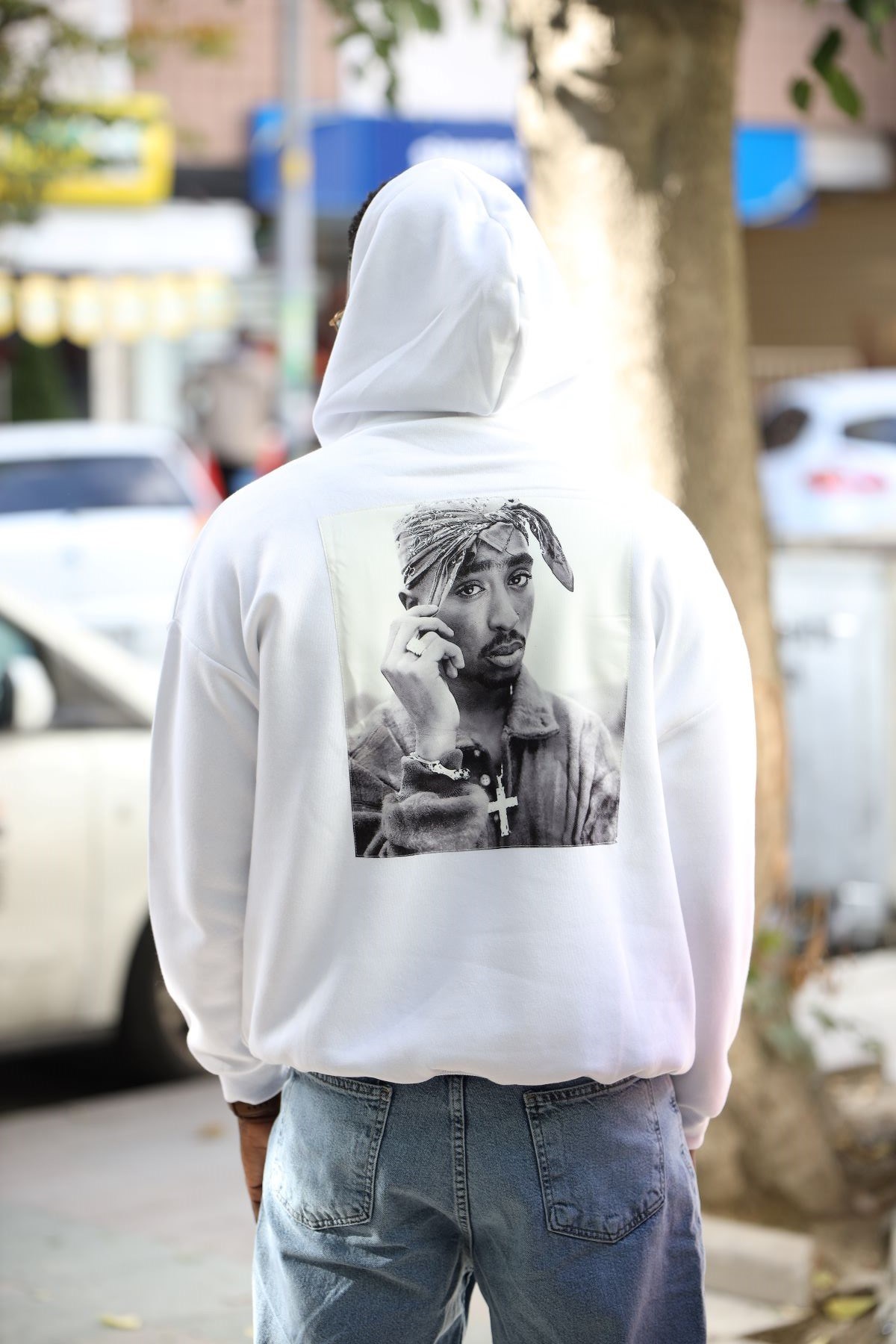 ALL EYEZ ON ME KAPÜŞONLU SWEATSHIRT BEYAZ