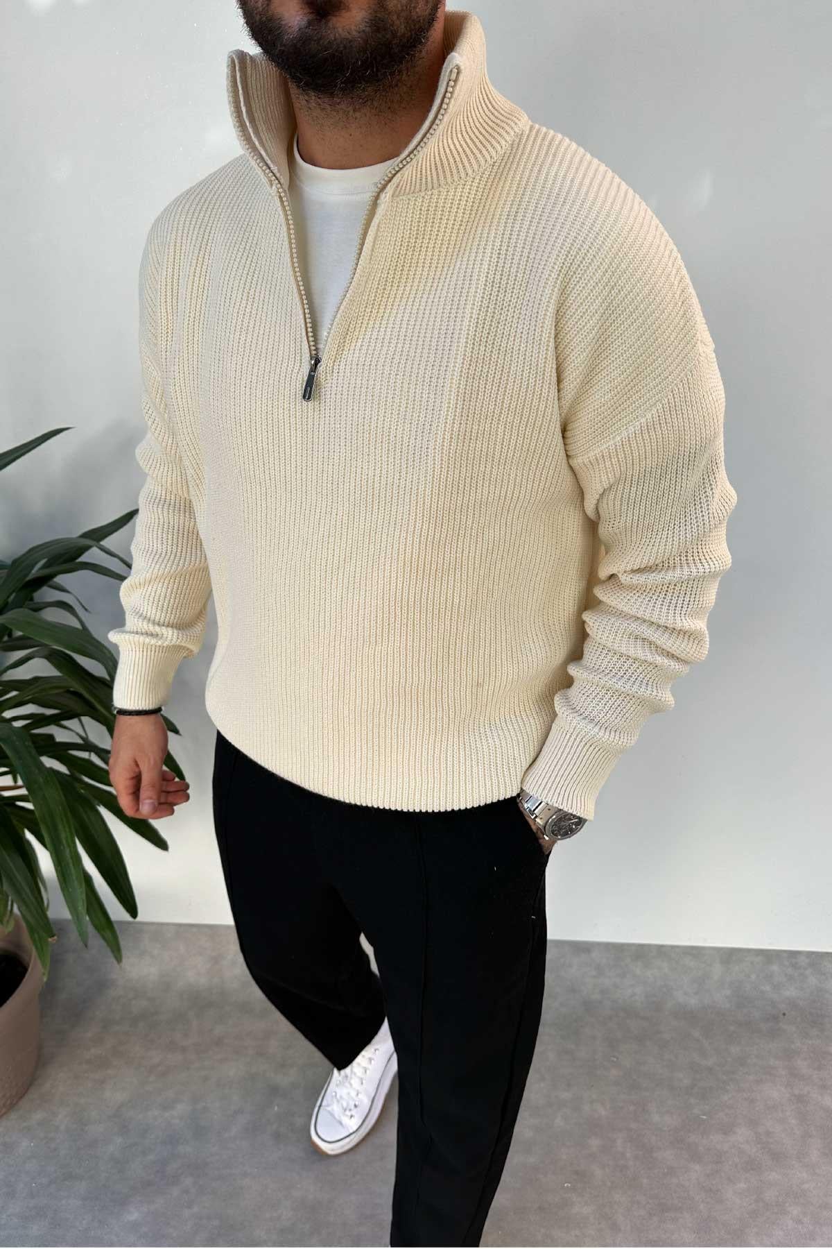 Bej Yarım Fermuarlu Örme Kazak