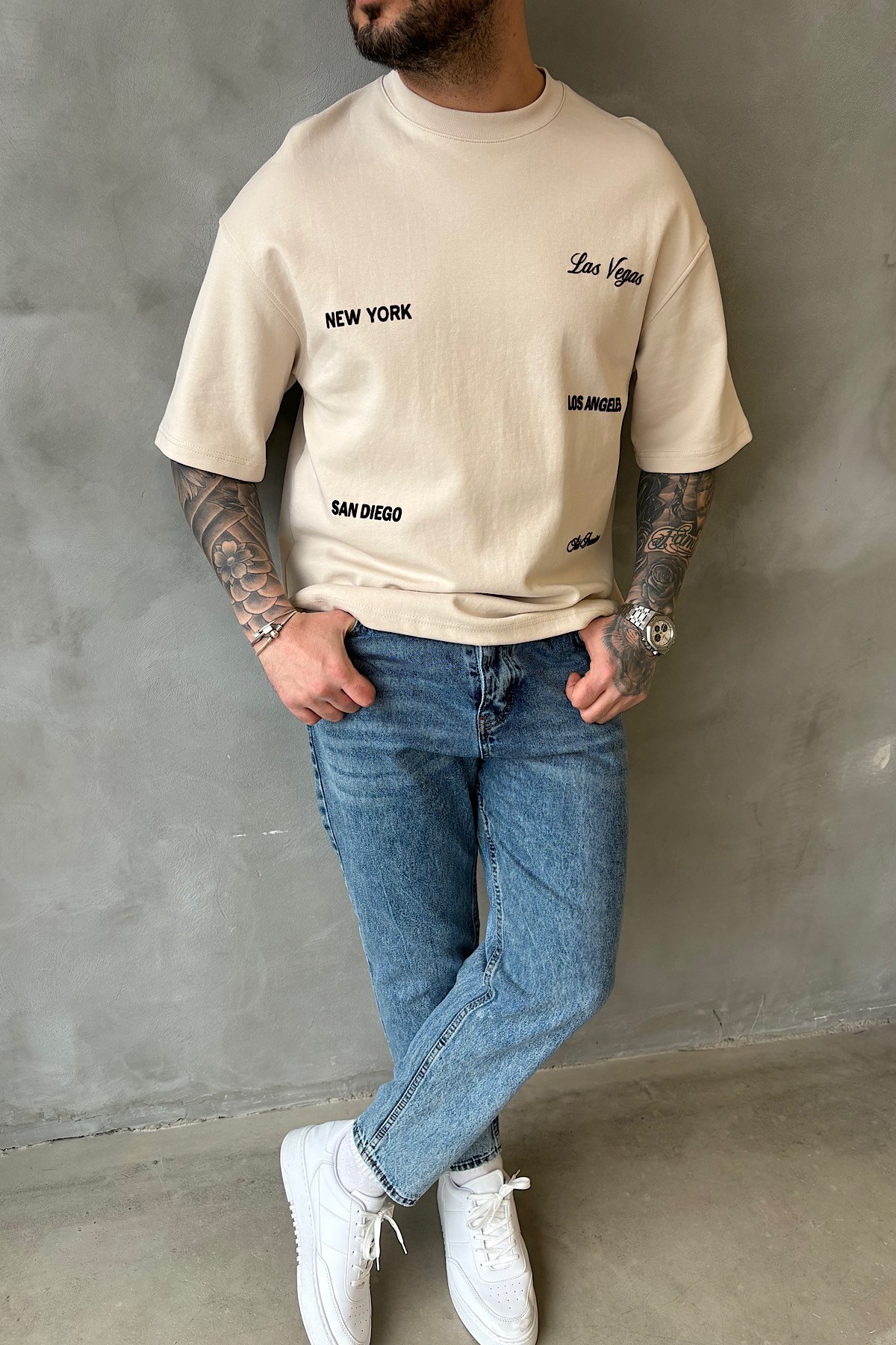 Bej Yazı Detaylı T-Shirt
