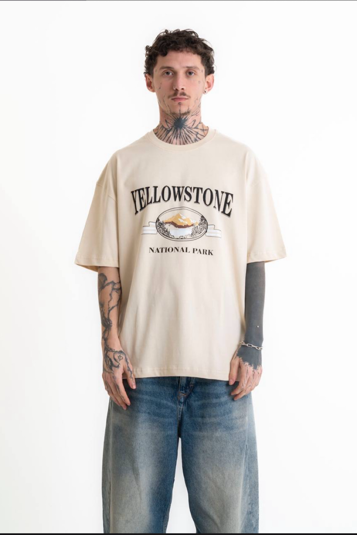 Bej Yellowstone Baskılı T-Shirt