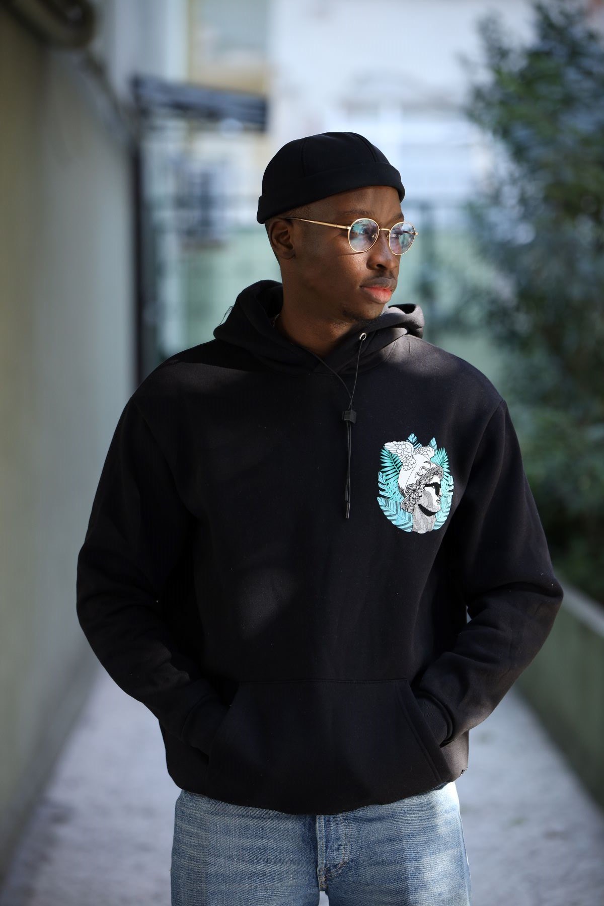 GÖZLÜKLÜ HEYKEL KAPÜŞONLU SWEATSHIRT SİYAH