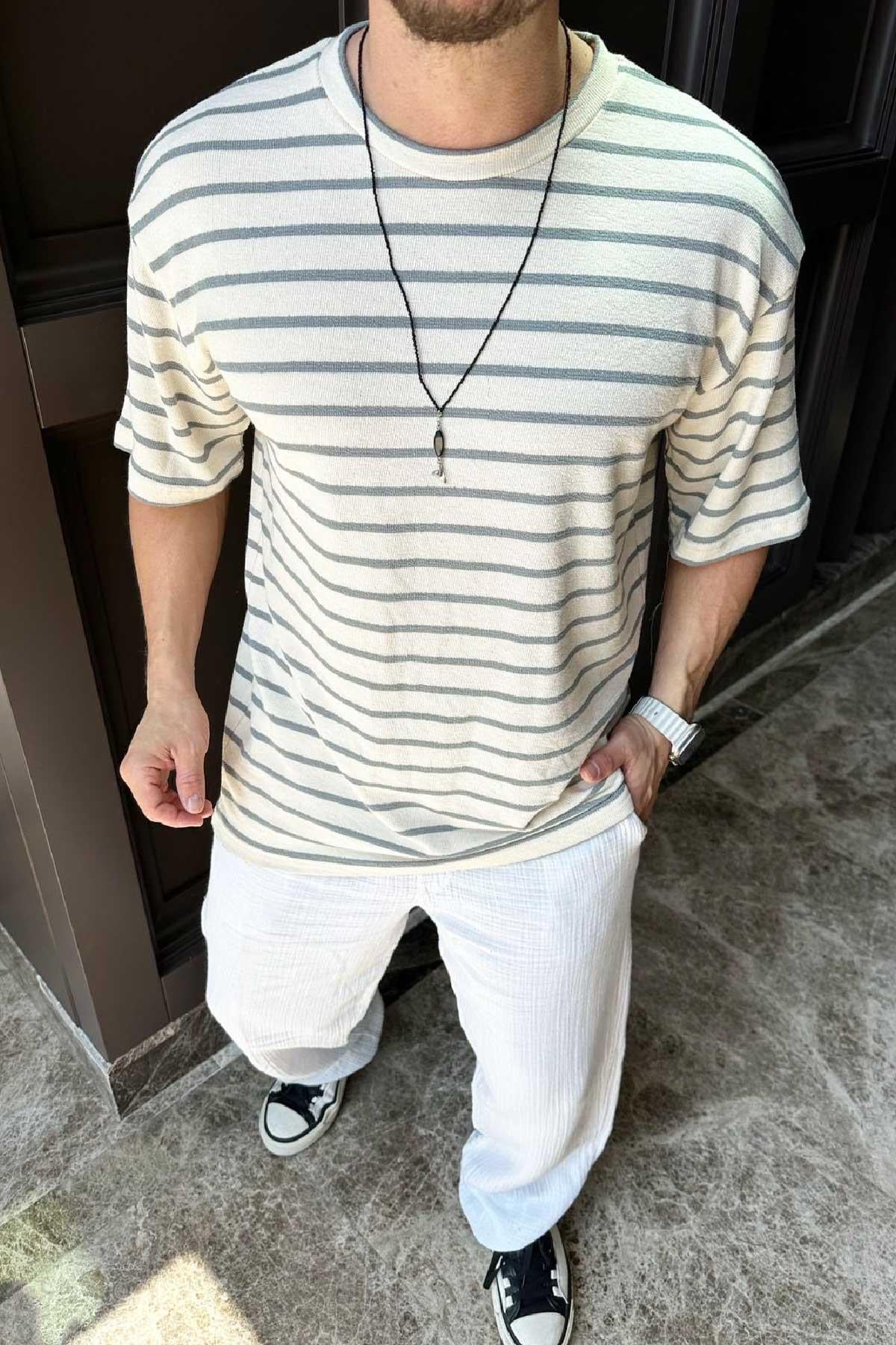 Gri Beyaz Çizgili Oversize T-Shirt
