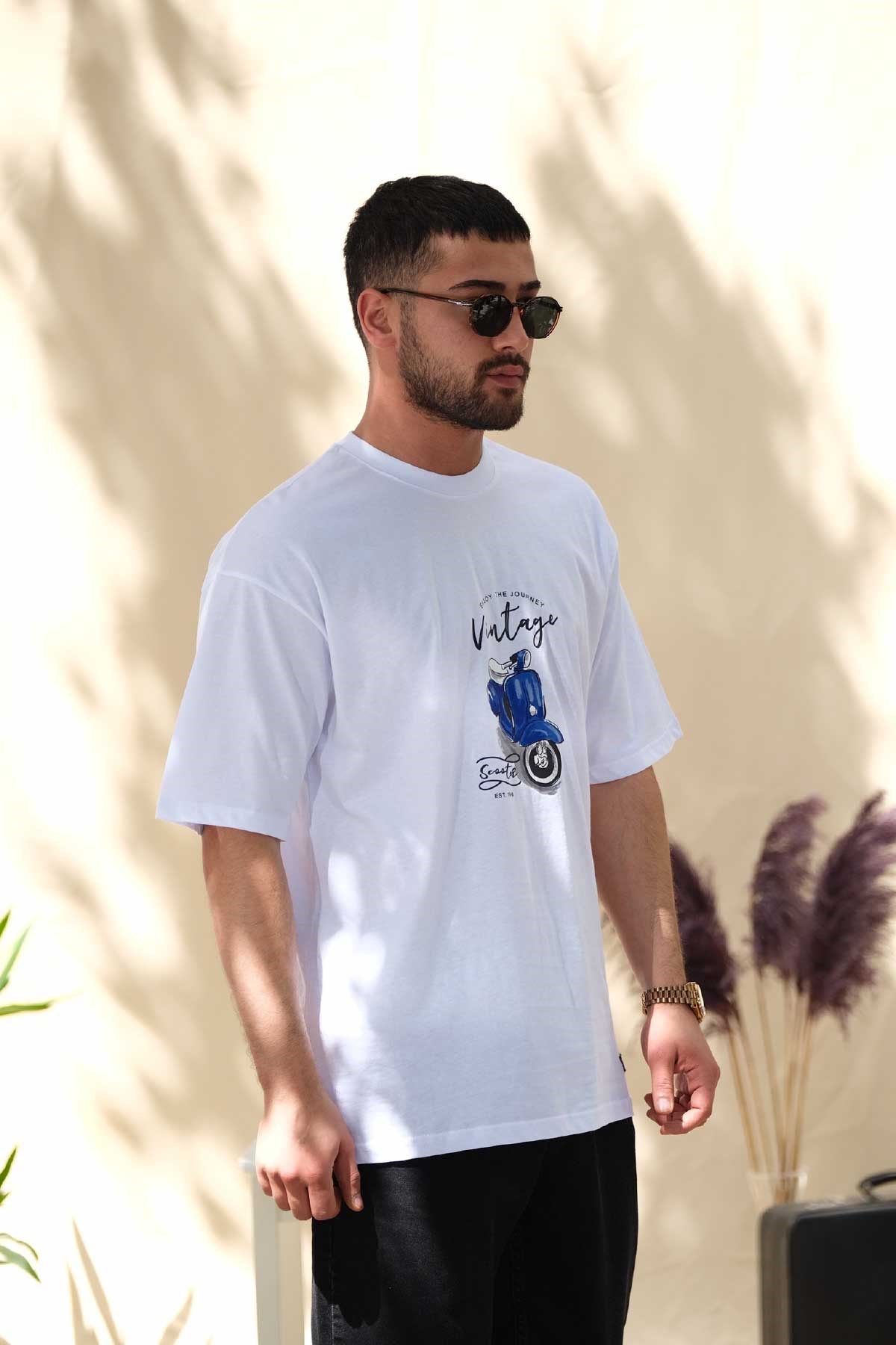 Hafif Oversize Beyaz Vintage T-Shirt