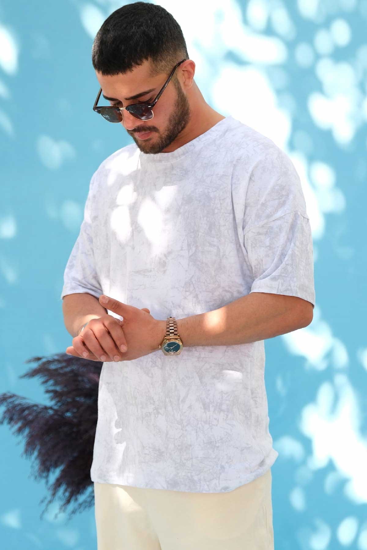 Hafif Oversize Yıkamalı Beyaz T-Shirt