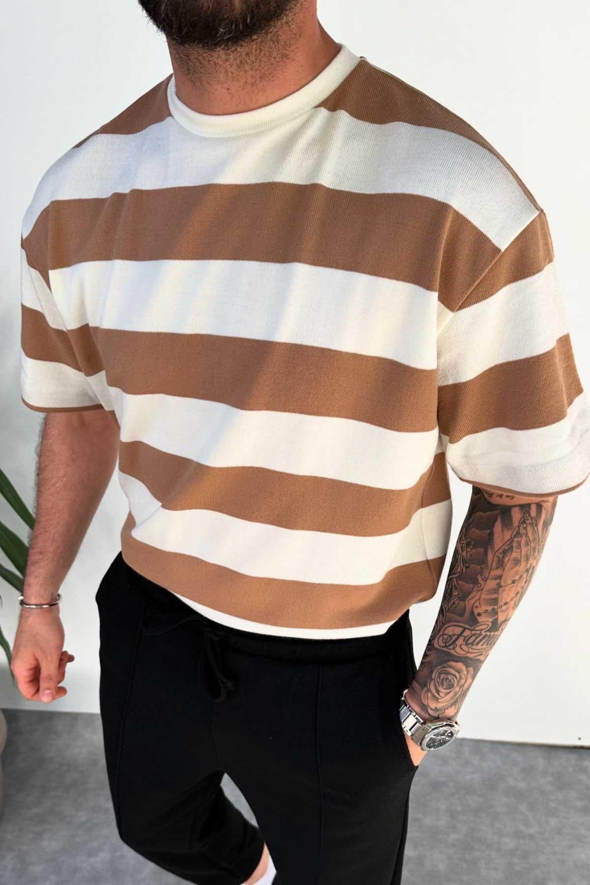 Kaverengi Beyaz Çizgili Triko Kumaş Oversize T-Shirt