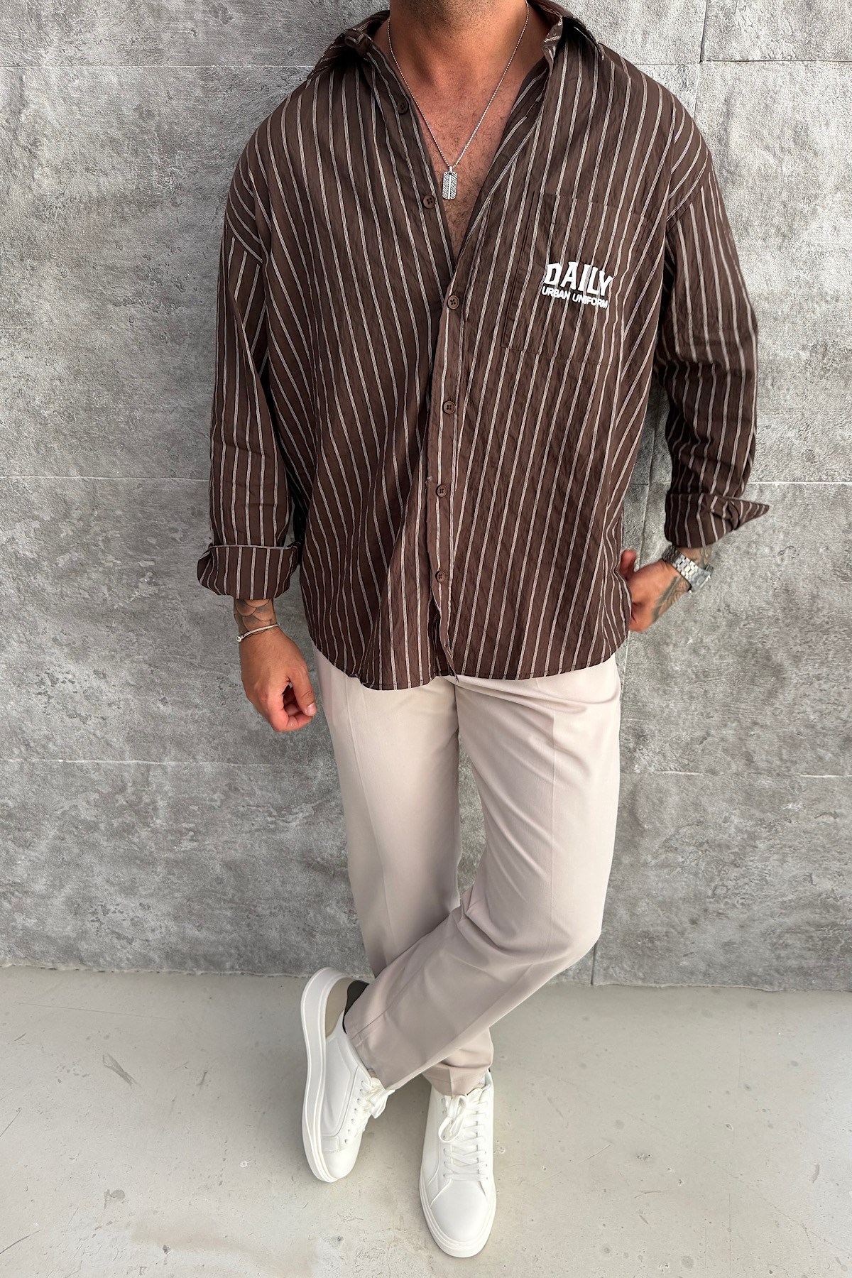 Koyu Kahve Tek Cep Nakışlı Oversize Gömlek 