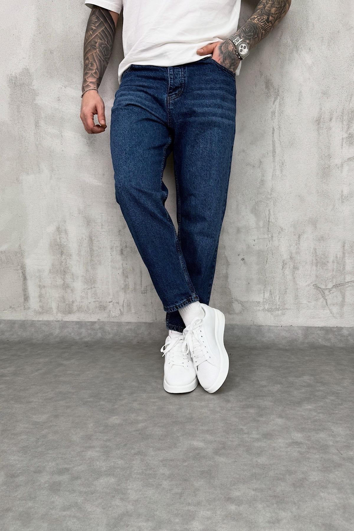 Koyu Mavi Taşlamalı Boyfriend Jean