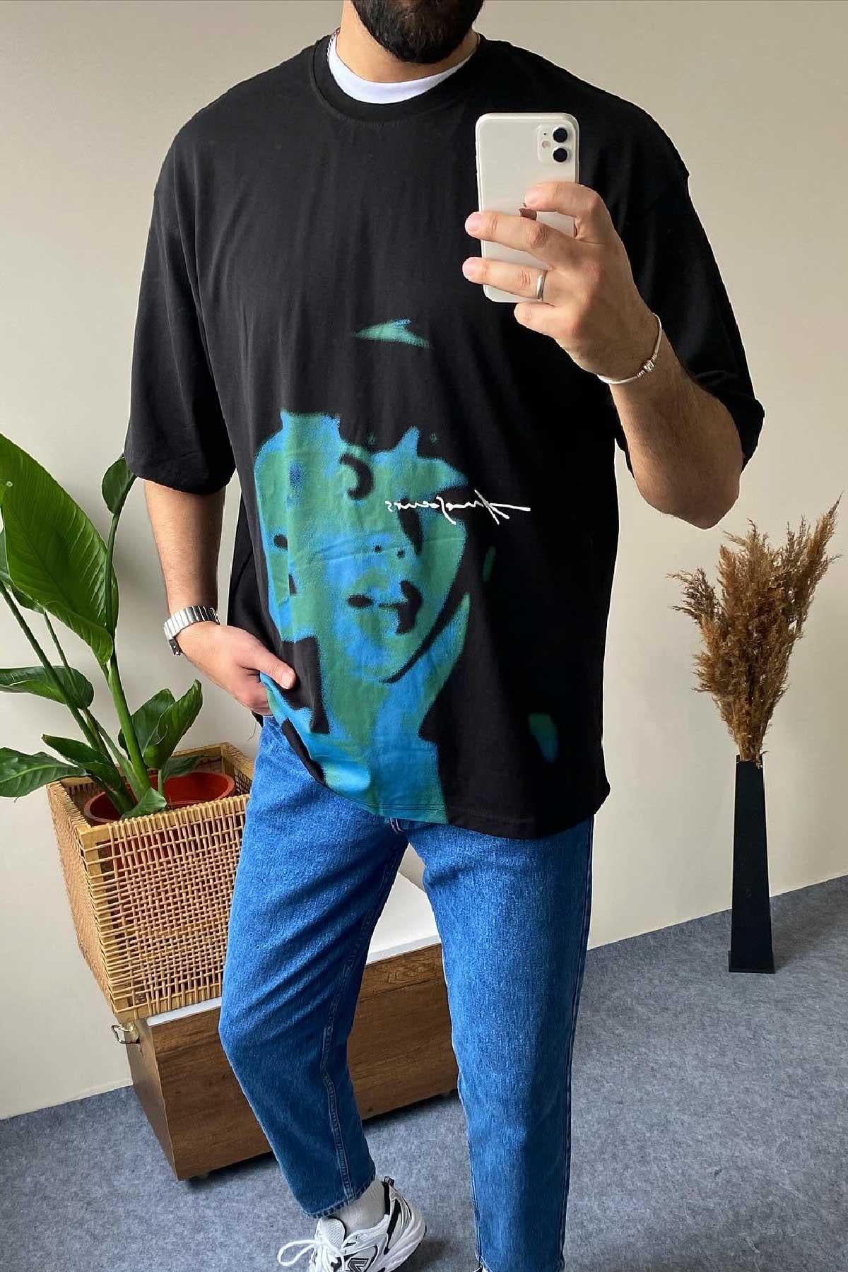 Önü Baskılı Siyah T-Shirt