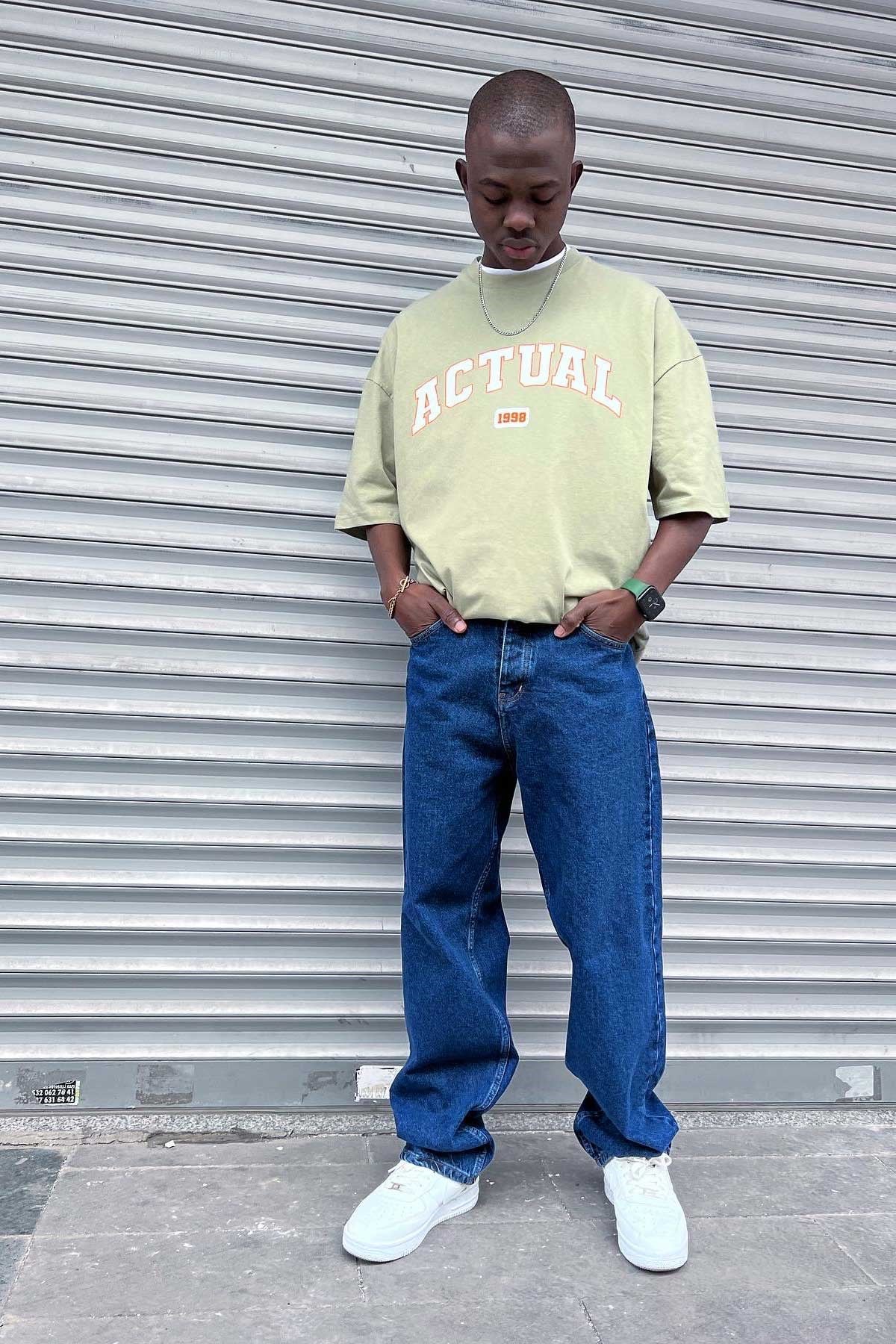 Oversize Actul T-Shirt