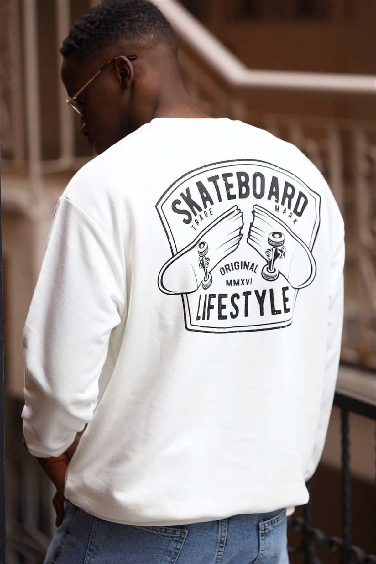 Oversize Skateboard Sweatshirt Beyaz