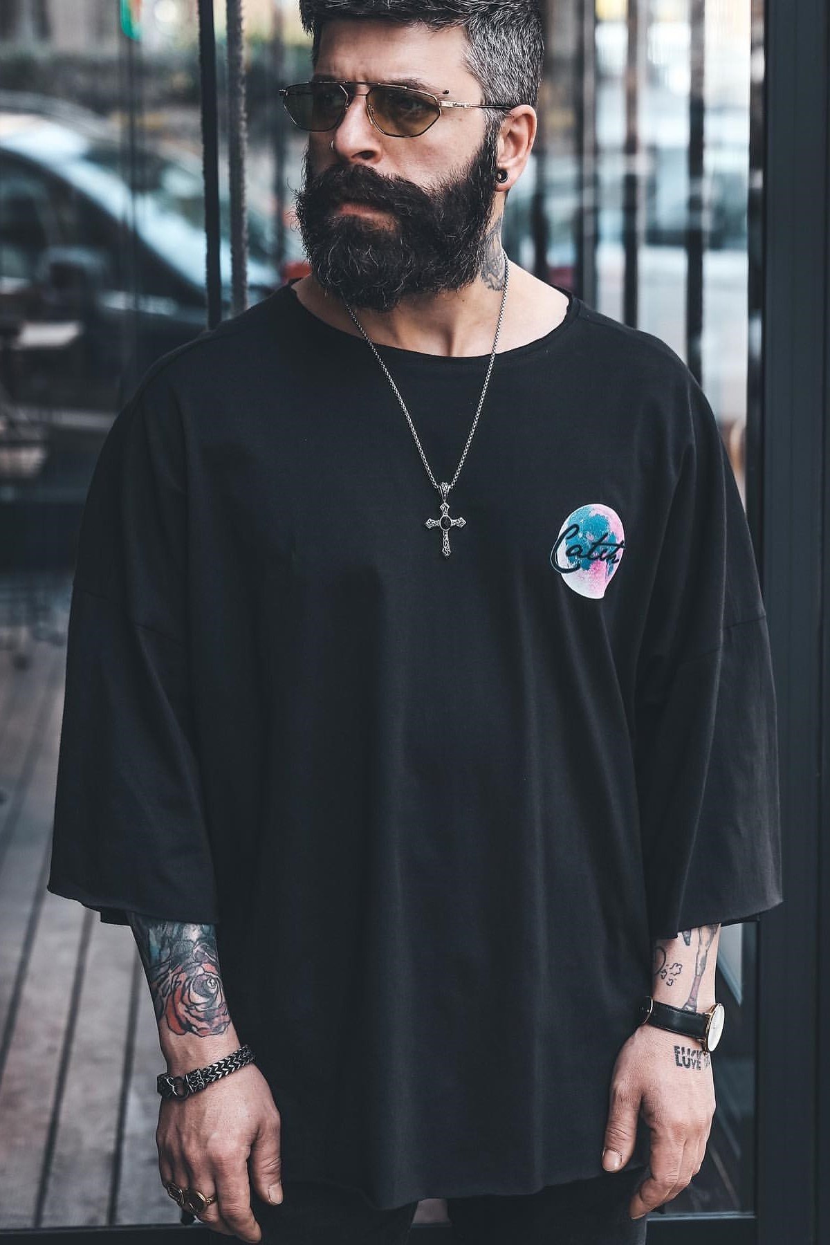 Oversize Yetim Kol Dünya T-Shirt Siyah