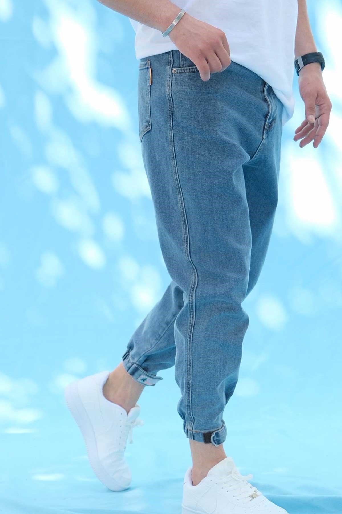 Paça Detaylı Mavi Jean