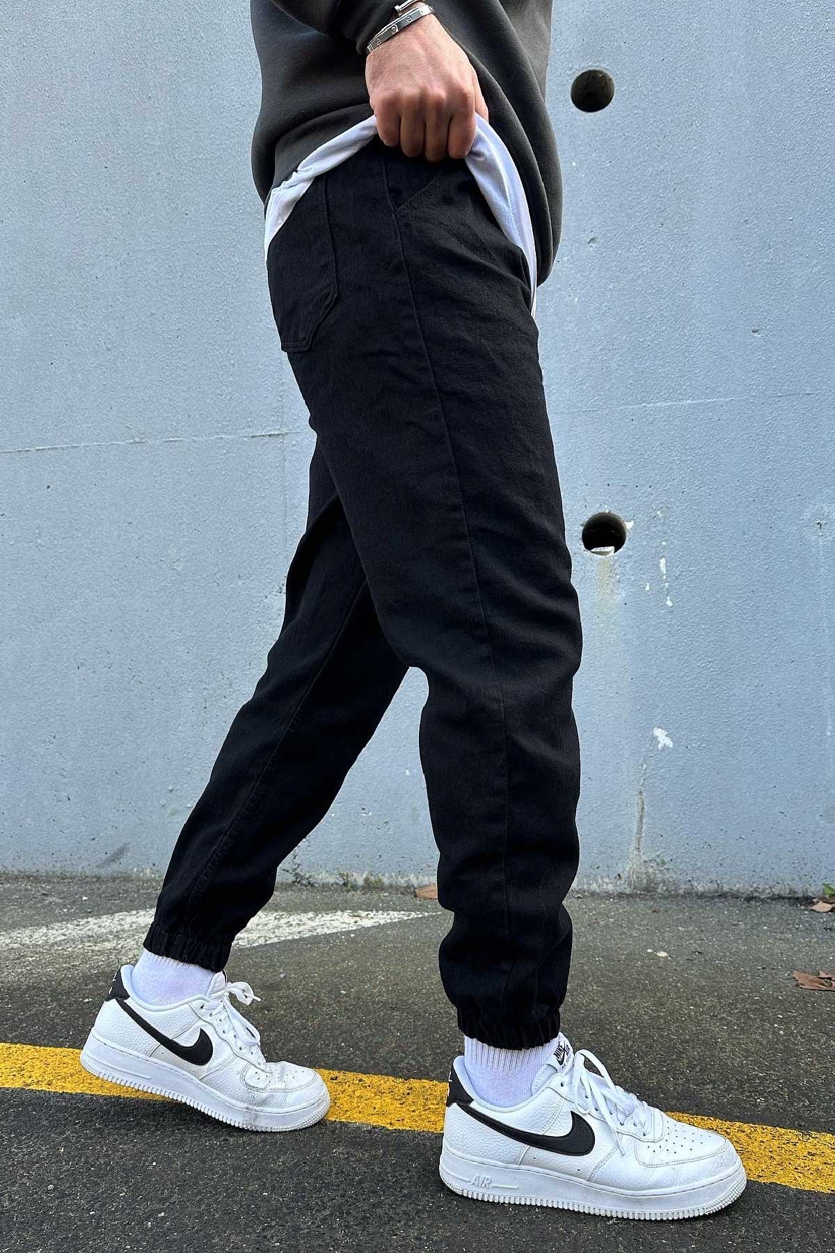 Paçası Lastikli Siyah Jogger 
