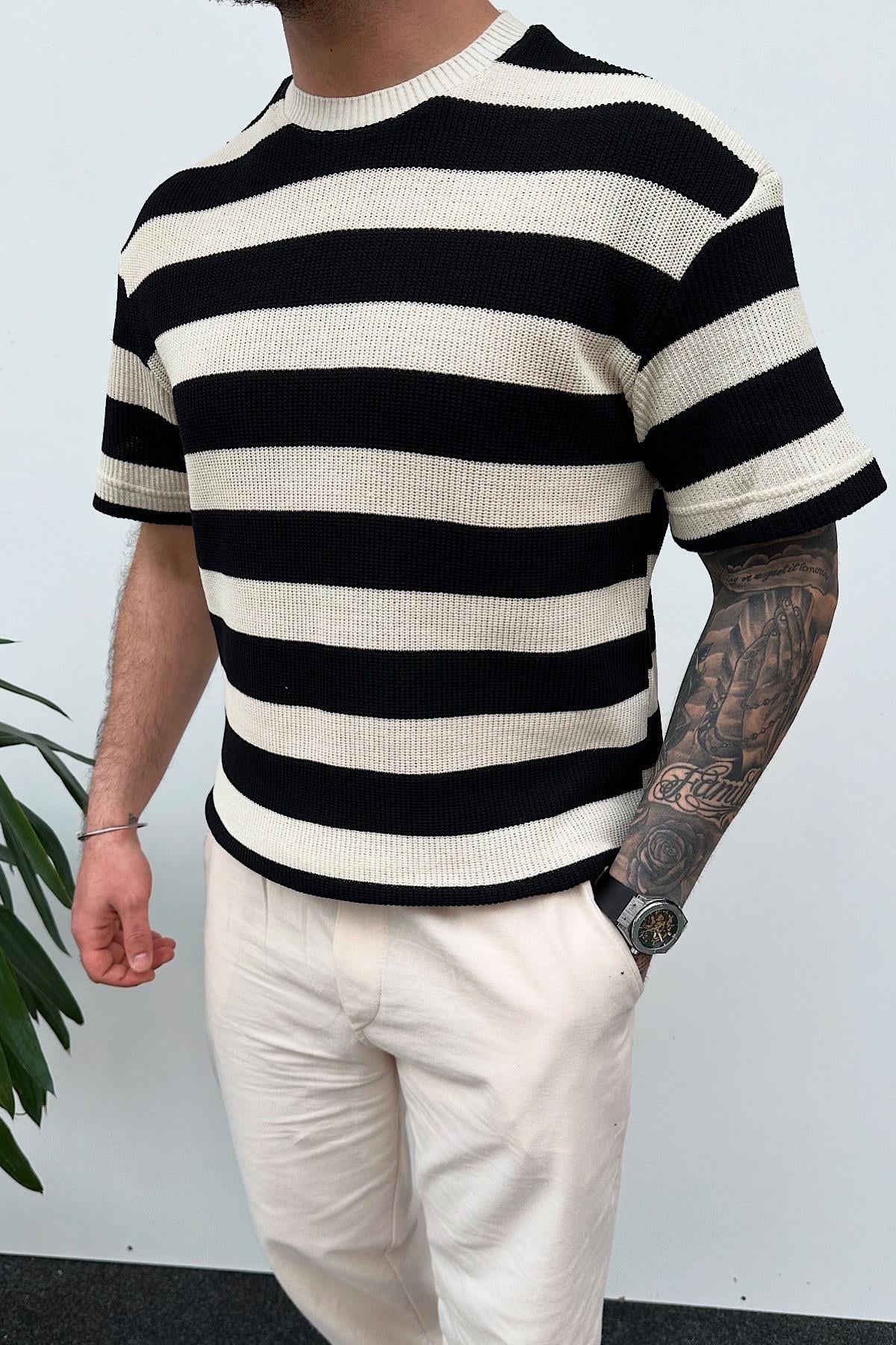 Parçalı Tok Kumaş Triko T-Shirt