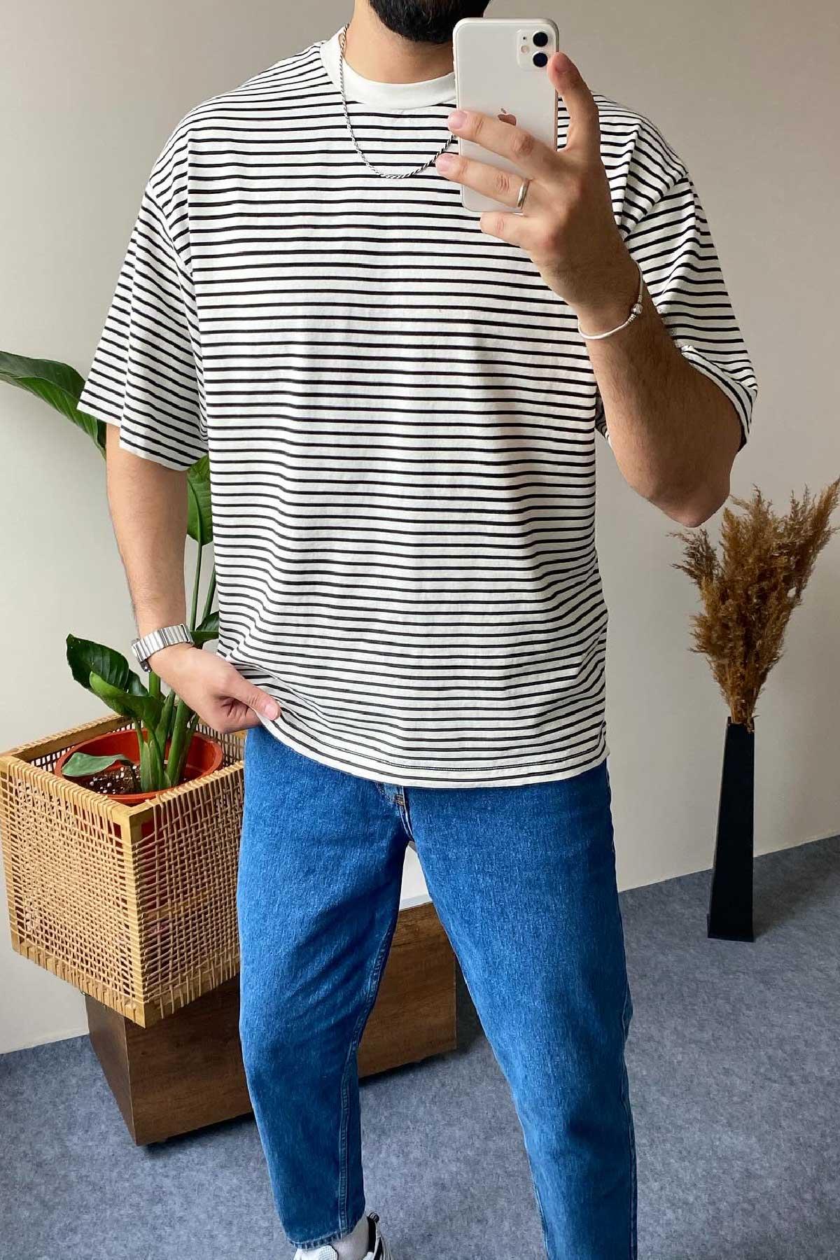 Siya-Beyaz Çizgili T-Shirt