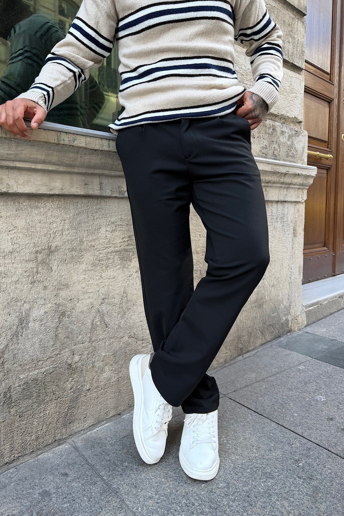 Siyah Normal Kalıp Kumaş Pantolon 