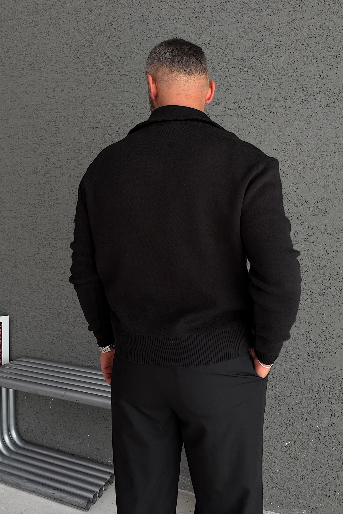 Siyah Yarım Fermuarlı Basic Sweatshirt