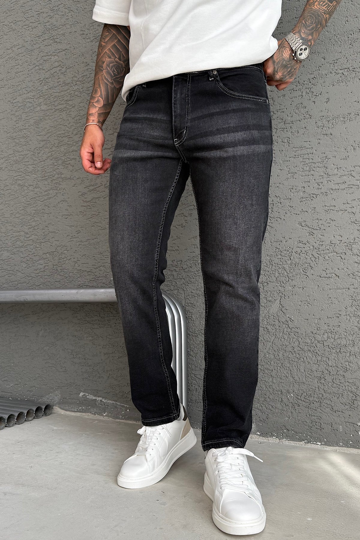 Siyah Yıkamalı Regular Fit Jean