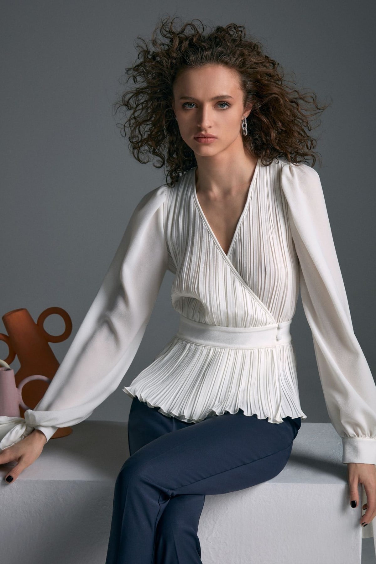 WHITE PLEAT BLOUSE