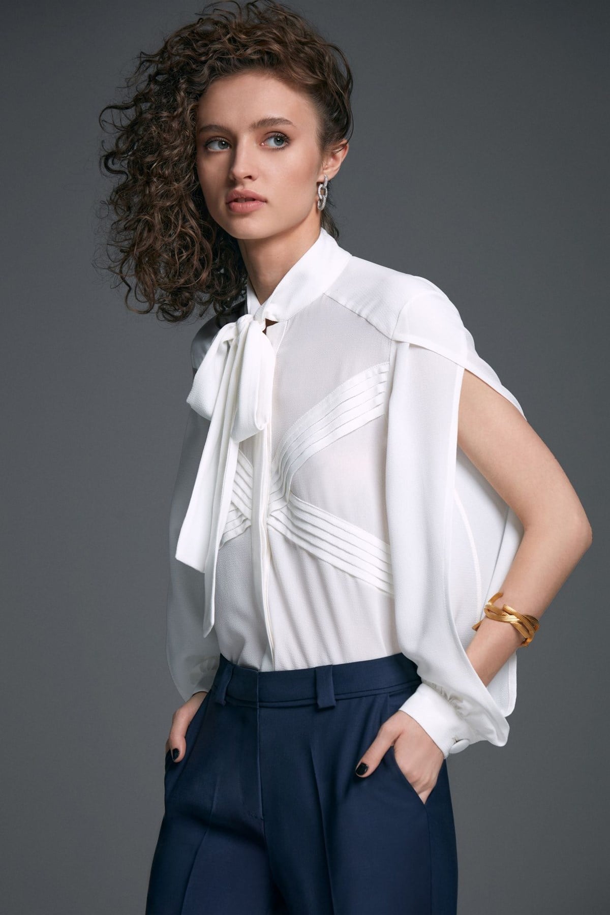 WHITE ROMANCE BLOUSE