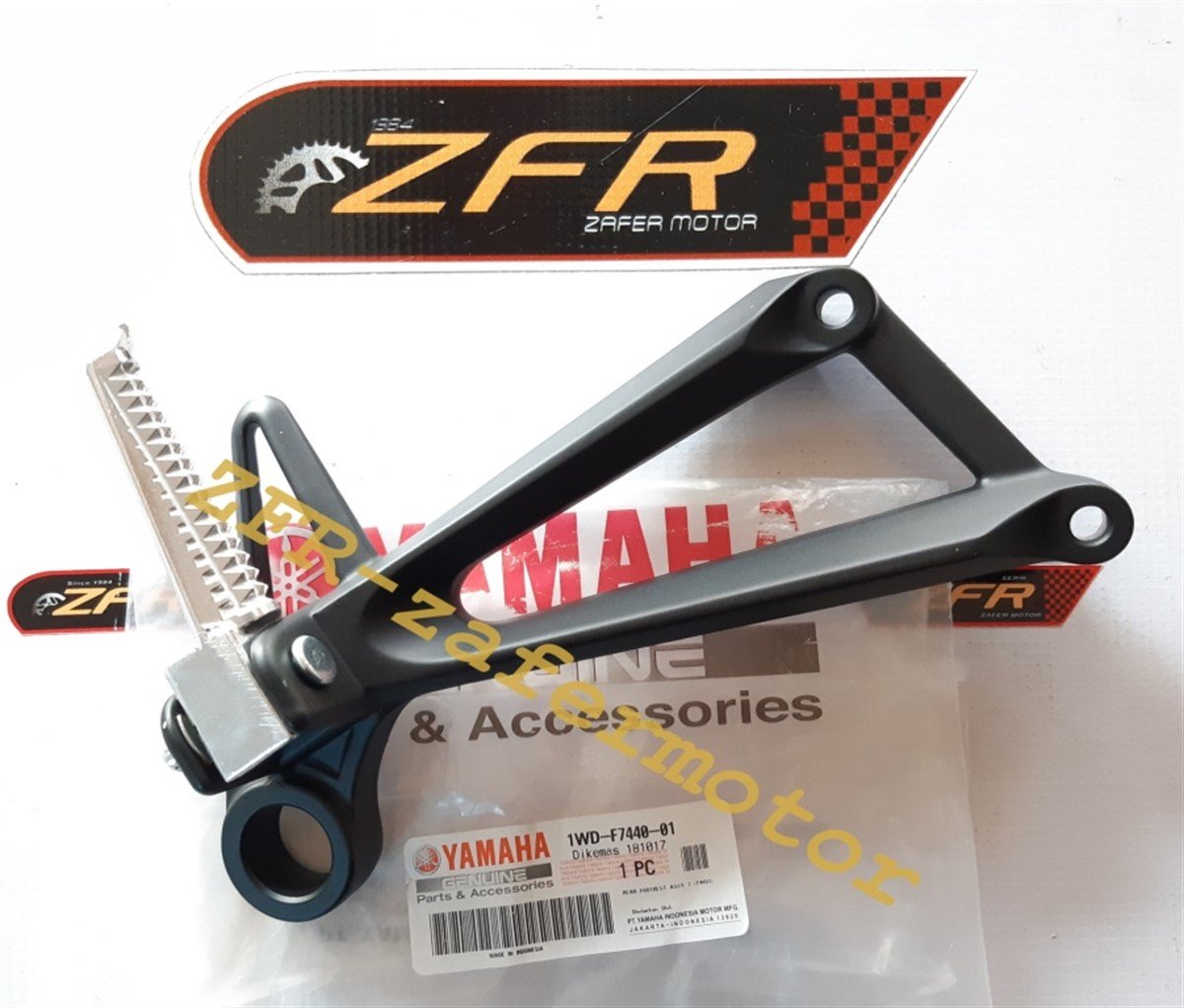 YamahaYedek ParçaYAMAHA YZF R25 MT25 ABS ARKA SAĞ BASAMAK KOMPLE ORJ 1WD-F7440-01
